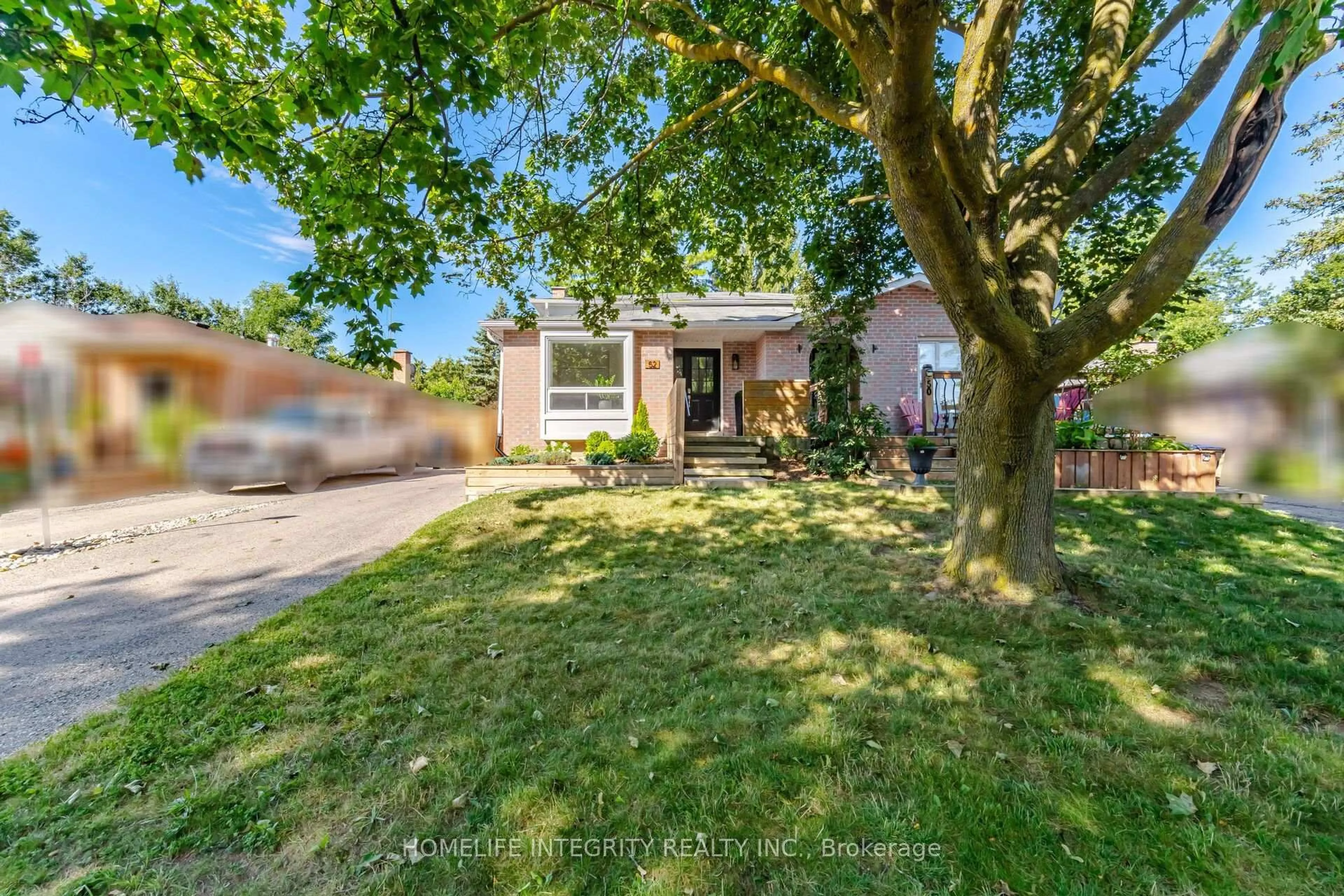 A pic from outside/outdoor area/front of a property/back of a property/a pic from drone, street for 52 Stewart Ave, New Tecumseth Ontario L9R 1C2