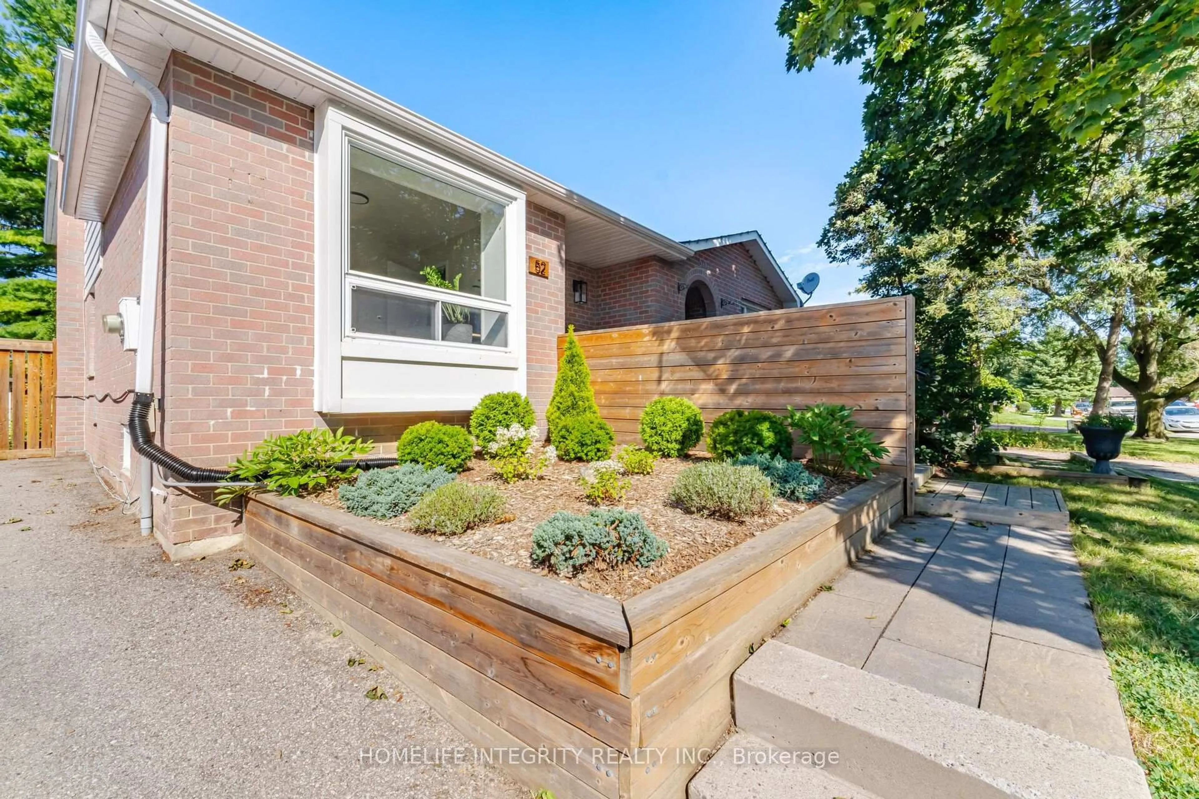 Home with brick exterior material, street for 52 Stewart Ave, New Tecumseth Ontario L9R 1C2