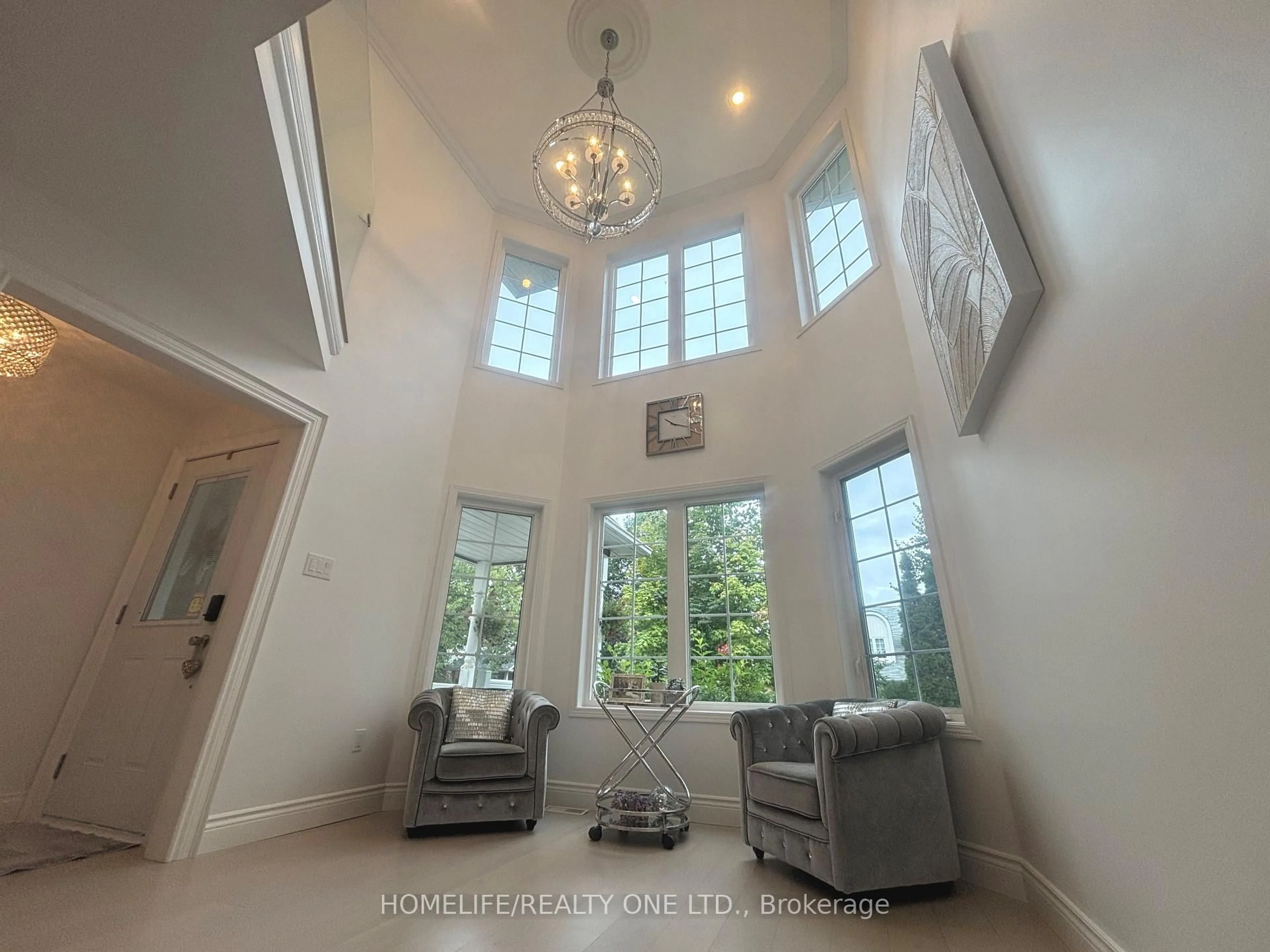 Unknown for 27 Glasgow Cres, Georgina Ontario L4P 4A9