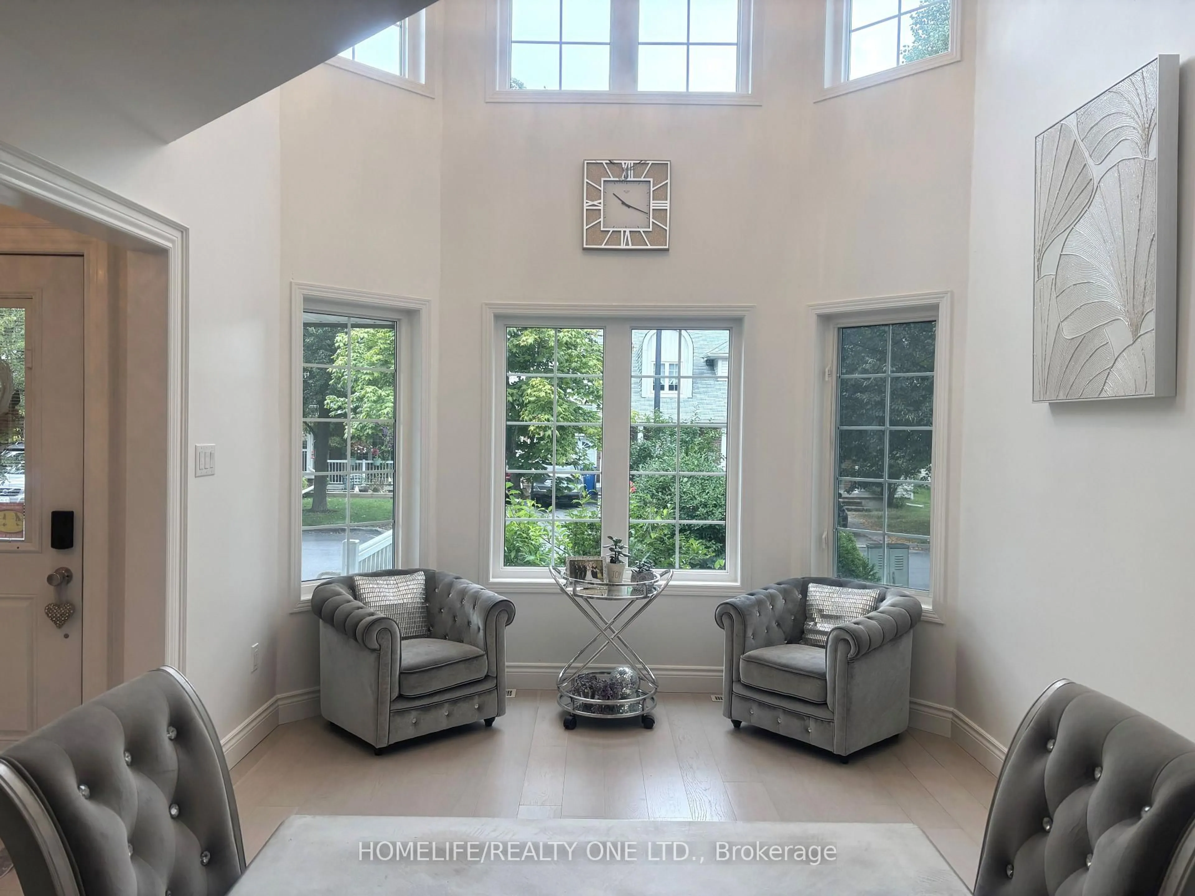 Unknown for 27 Glasgow Cres, Georgina Ontario L4P 4A9