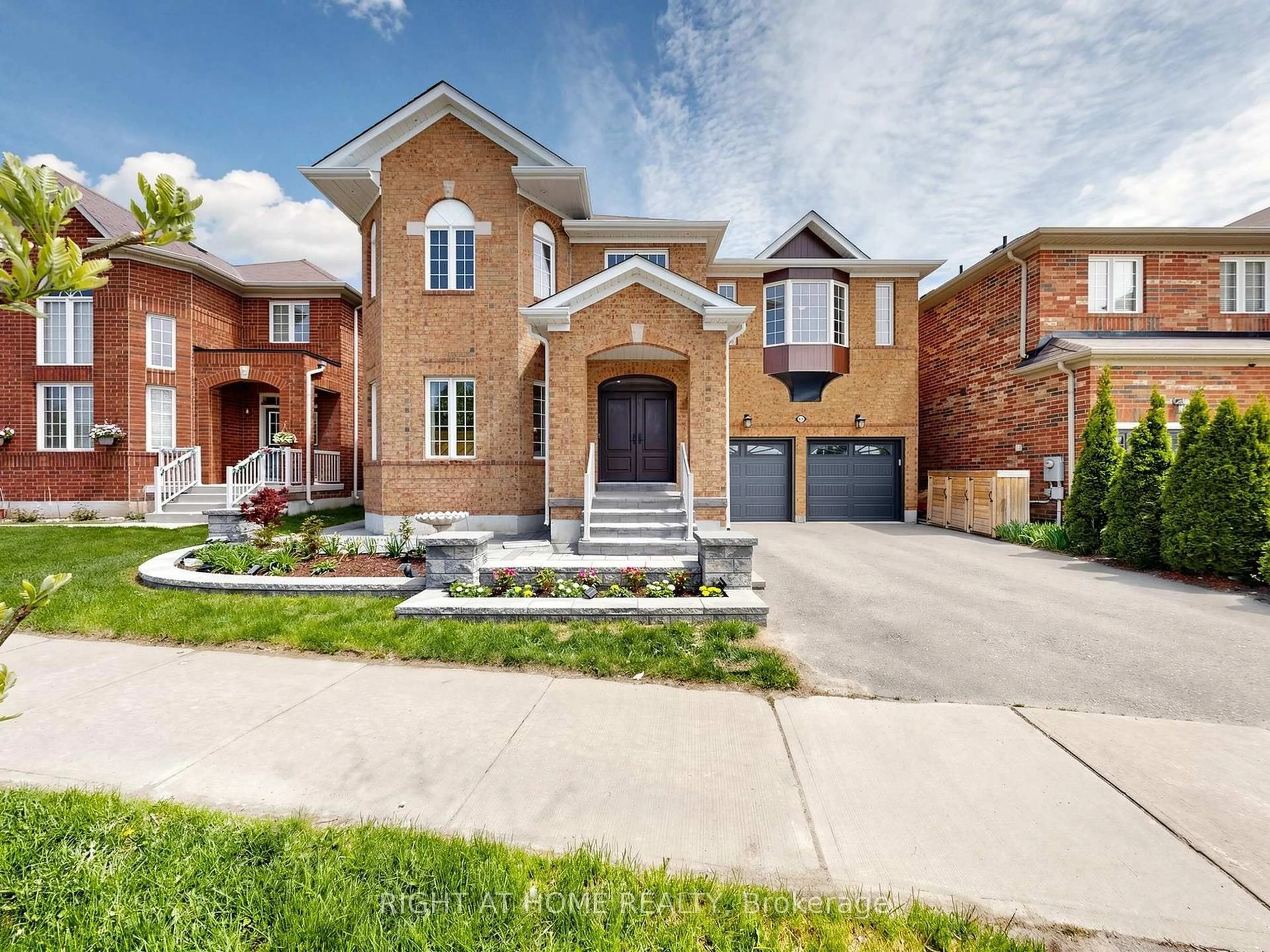 Home with brick exterior material, street for 89 Greenwood Rd, Whitchurch-Stouffville Ontario L4A 0N8
