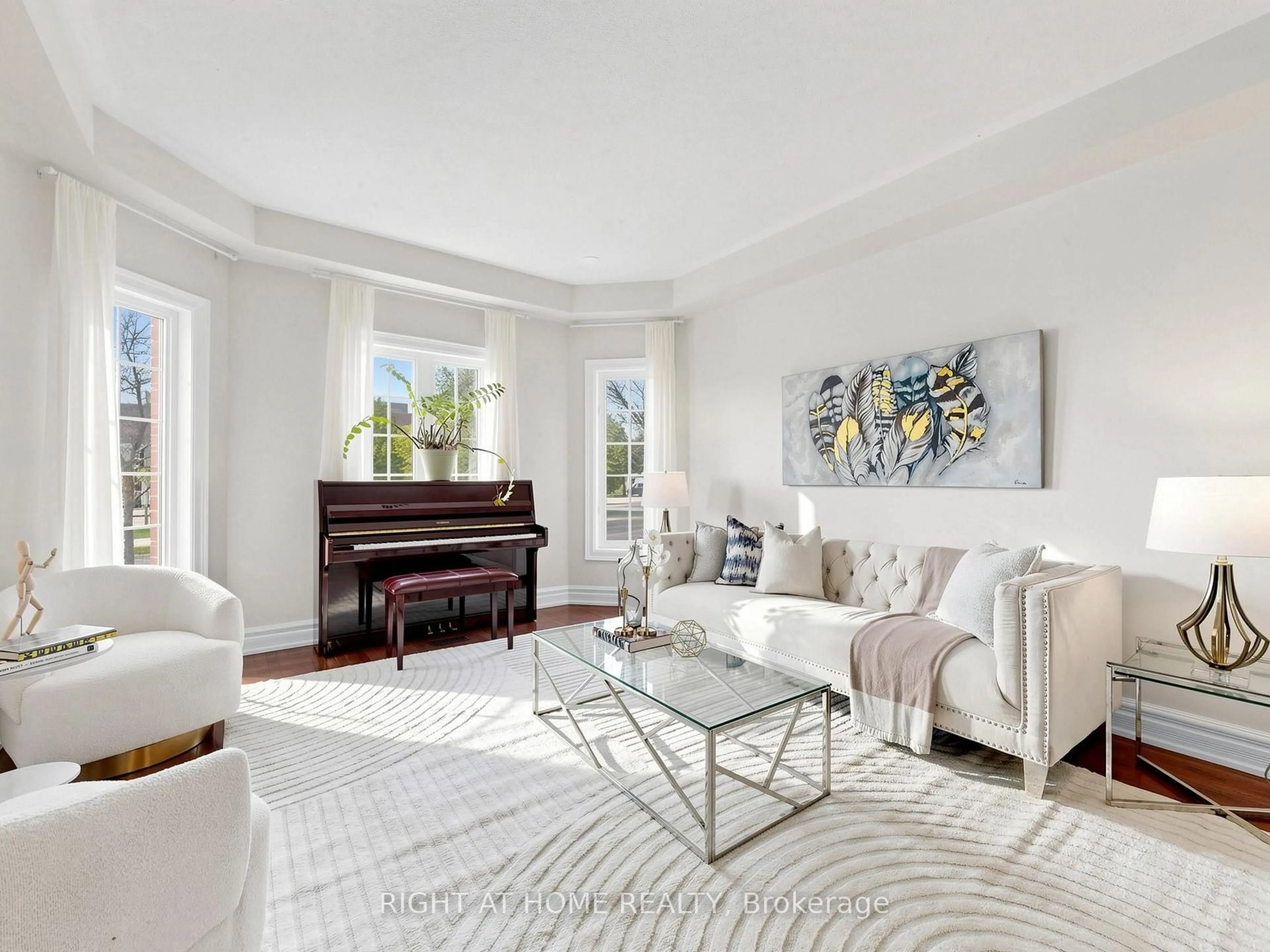 Living room with furniture, unknown for 89 Greenwood Rd, Whitchurch-Stouffville Ontario L4A 0N8