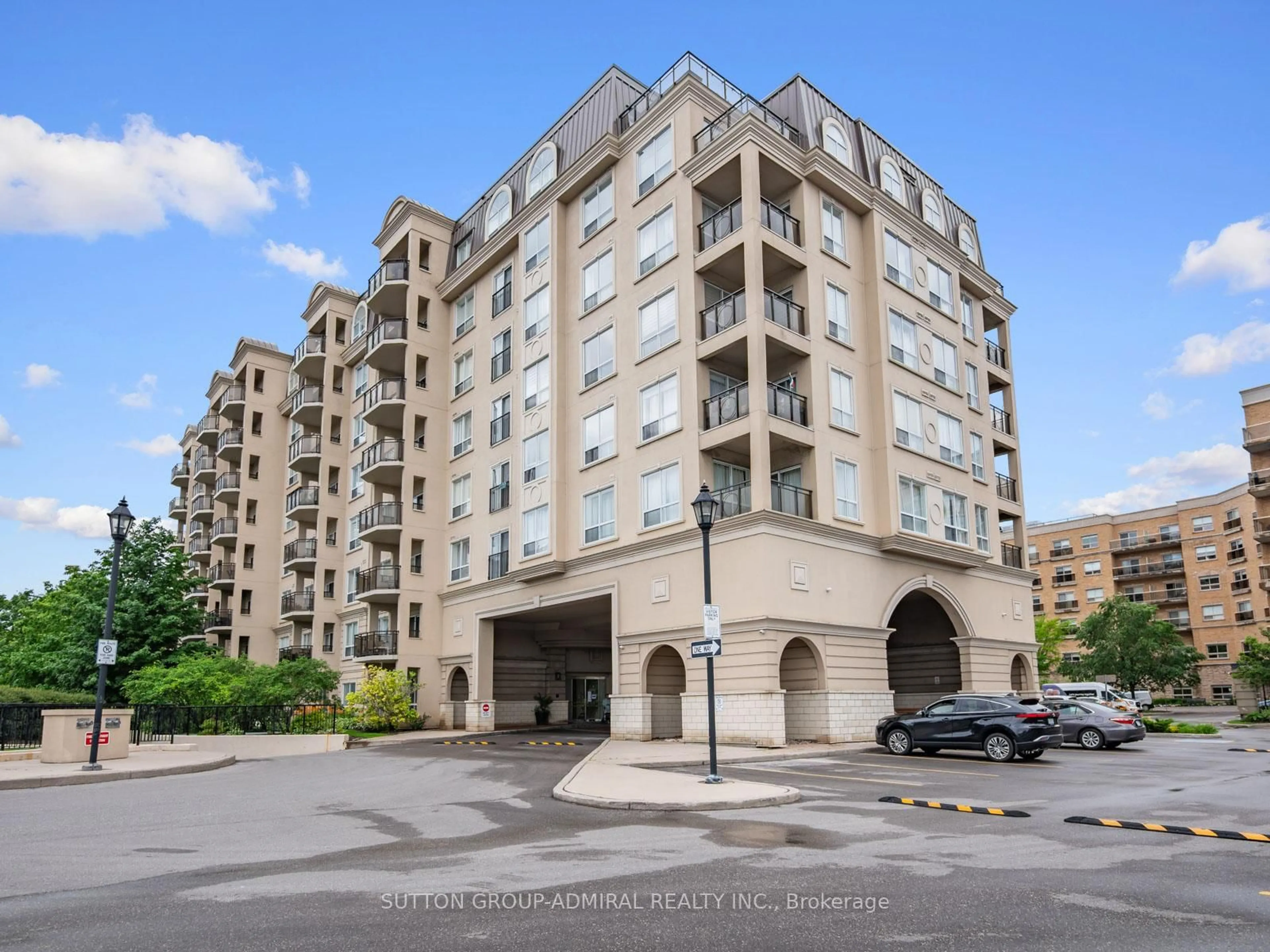 Unknown for 1 Maison Parc Crt #215, Vaughan Ontario L4J 9K1