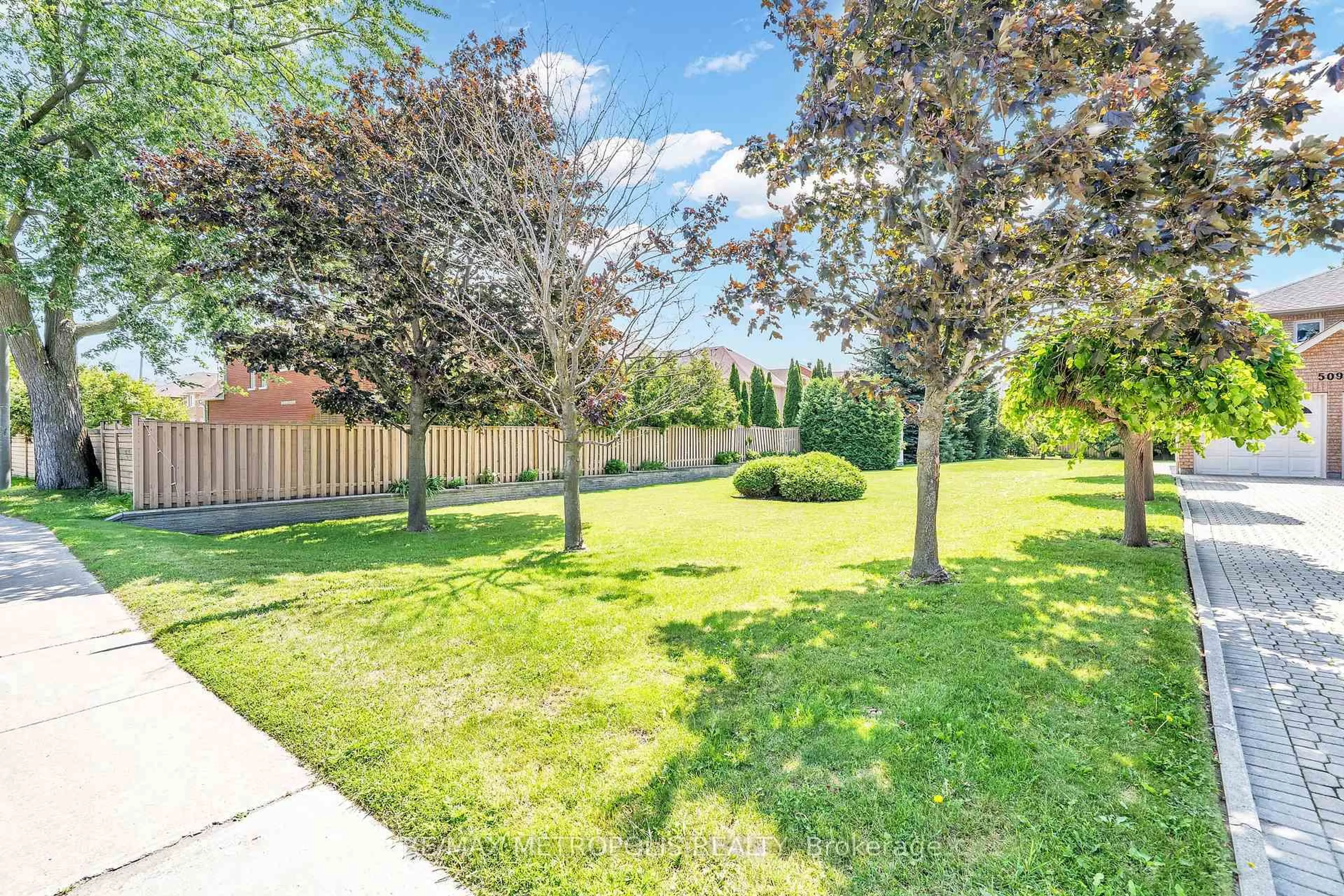 Patio, street for 5097 14th Ave, Markham Ontario L3S 3K4