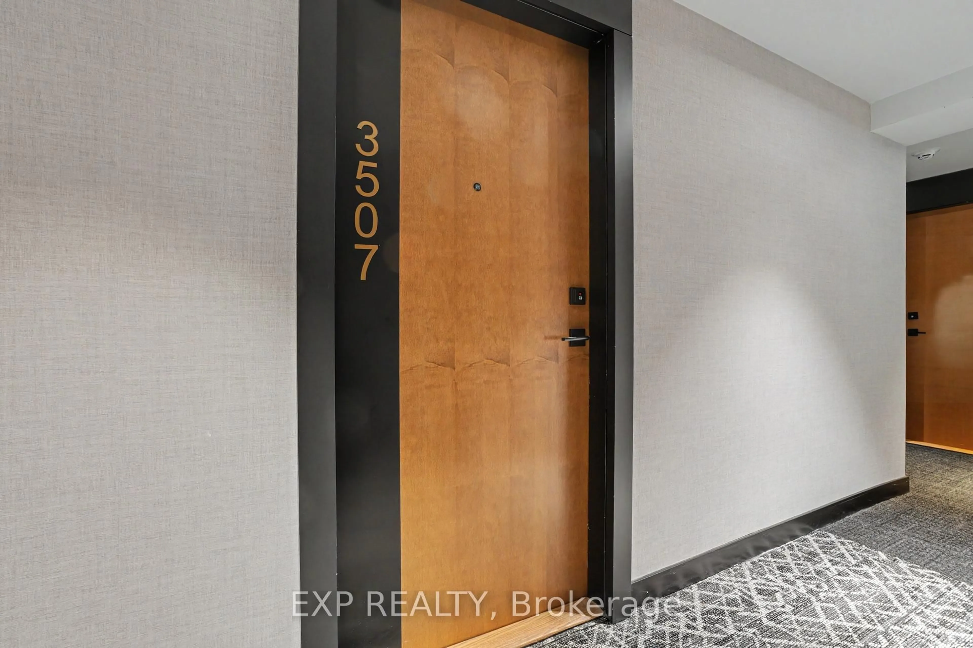 Indoor entryway for 2920 Highway 7 Highway #3507, Vaughan Ontario L4K 0P4