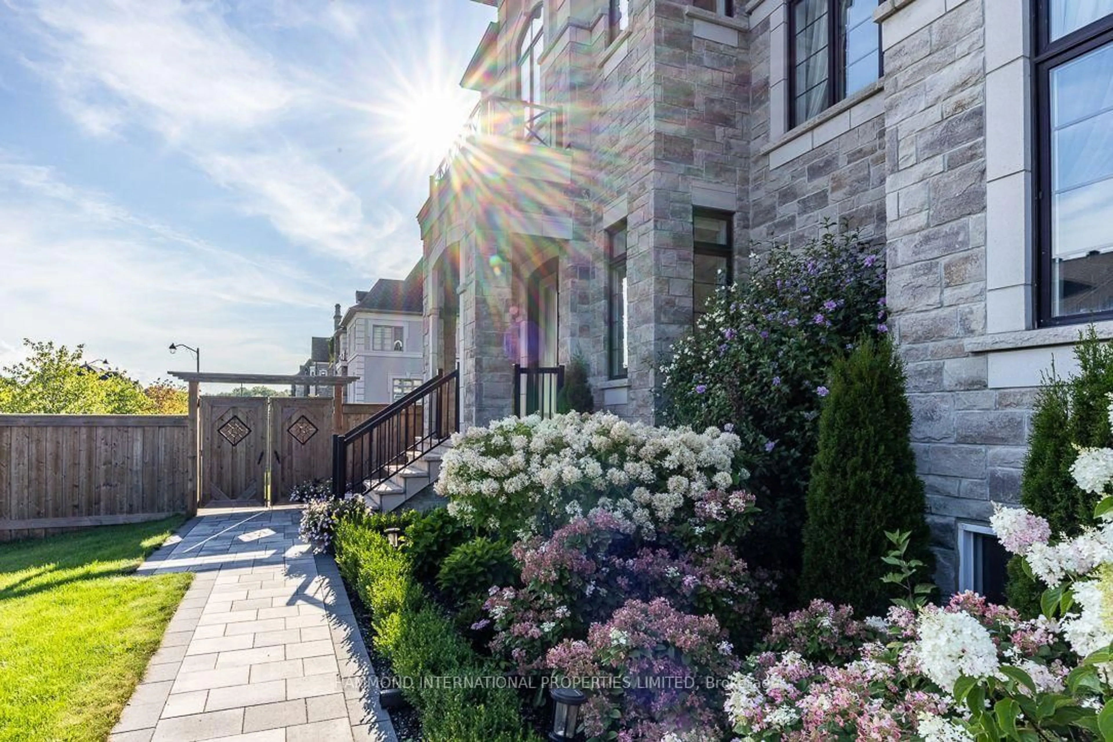 Patio, street for 50 Elmers Lane, King Ontario L7B 0P5