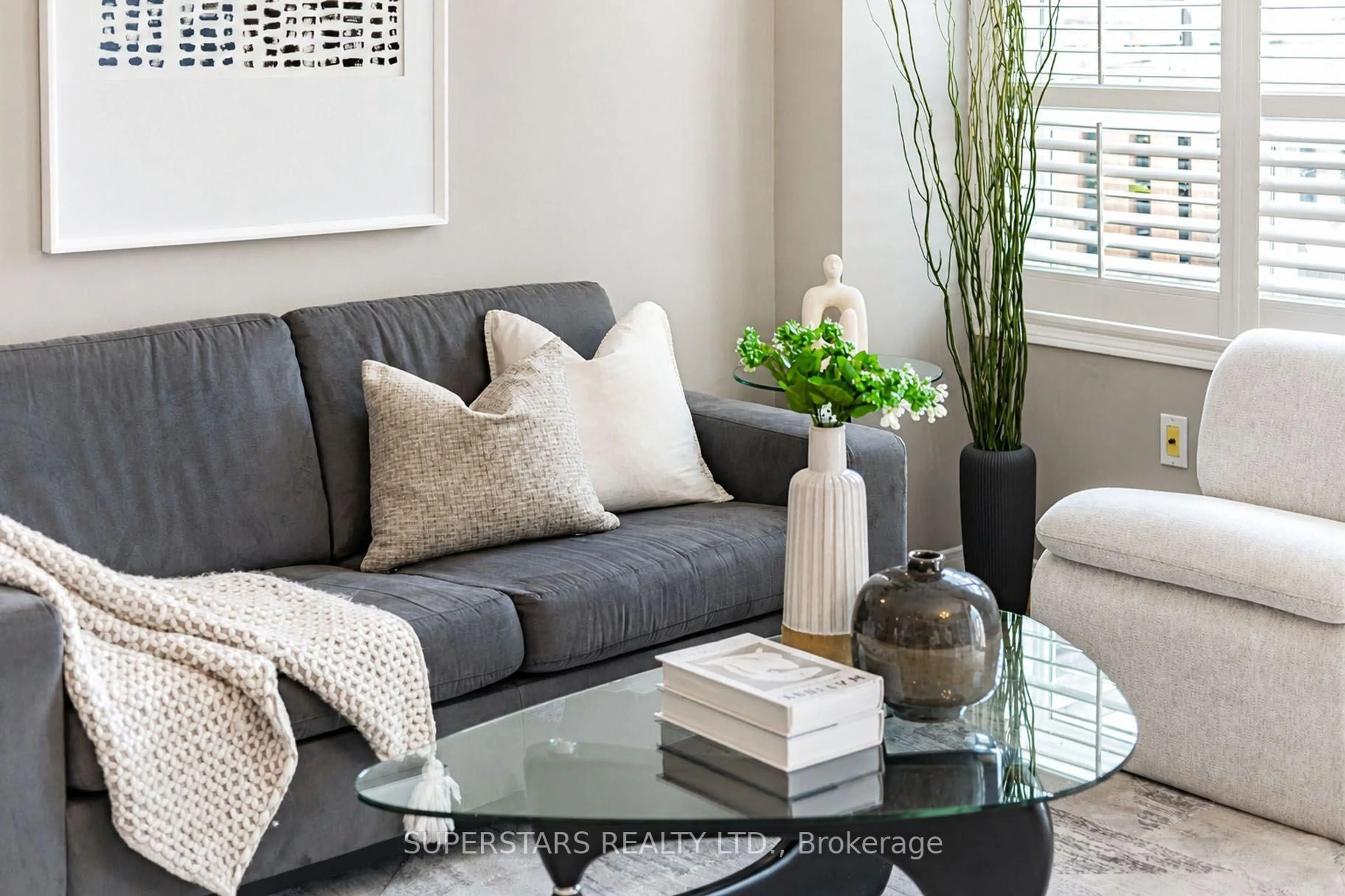 Living room with furniture, unknown for 62 Tania Cres, Vaughan Ontario L6A 2M8