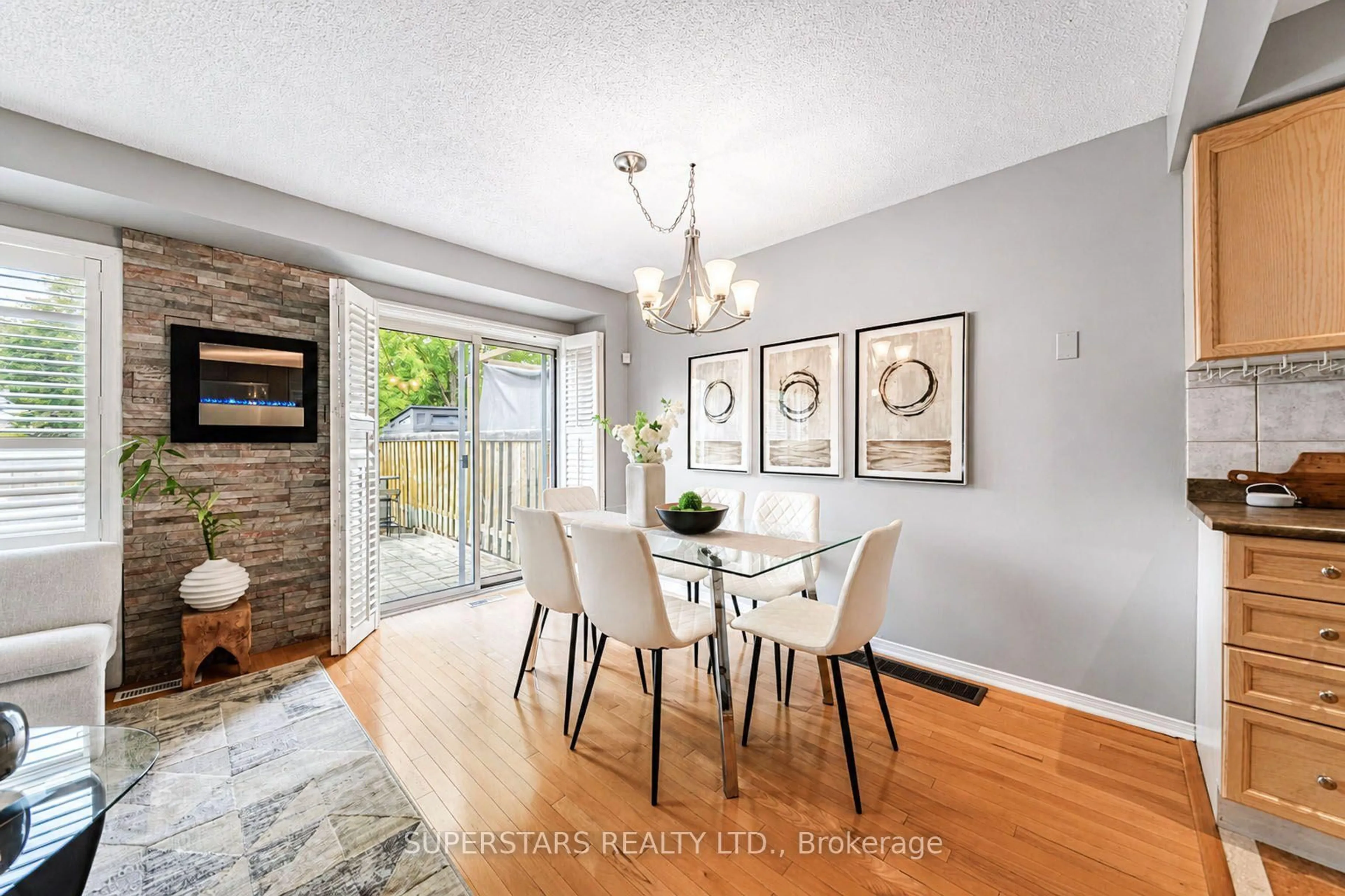 Dining room, wood/laminate floor for 62 Tania Cres, Vaughan Ontario L6A 2M8