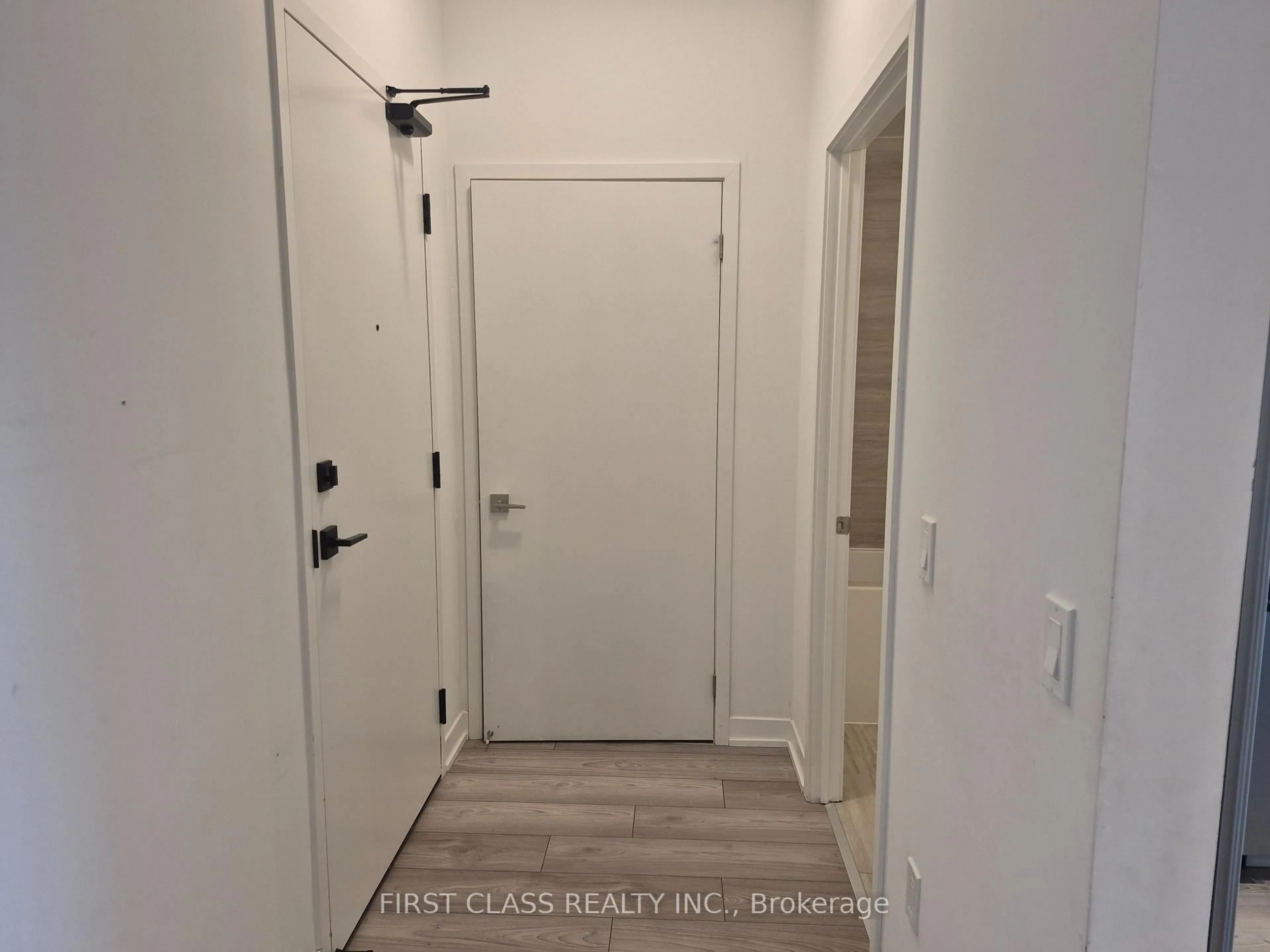 Indoor entryway for 474 Caldari Rd #403, Vaughan Ontario L4K 0R5
