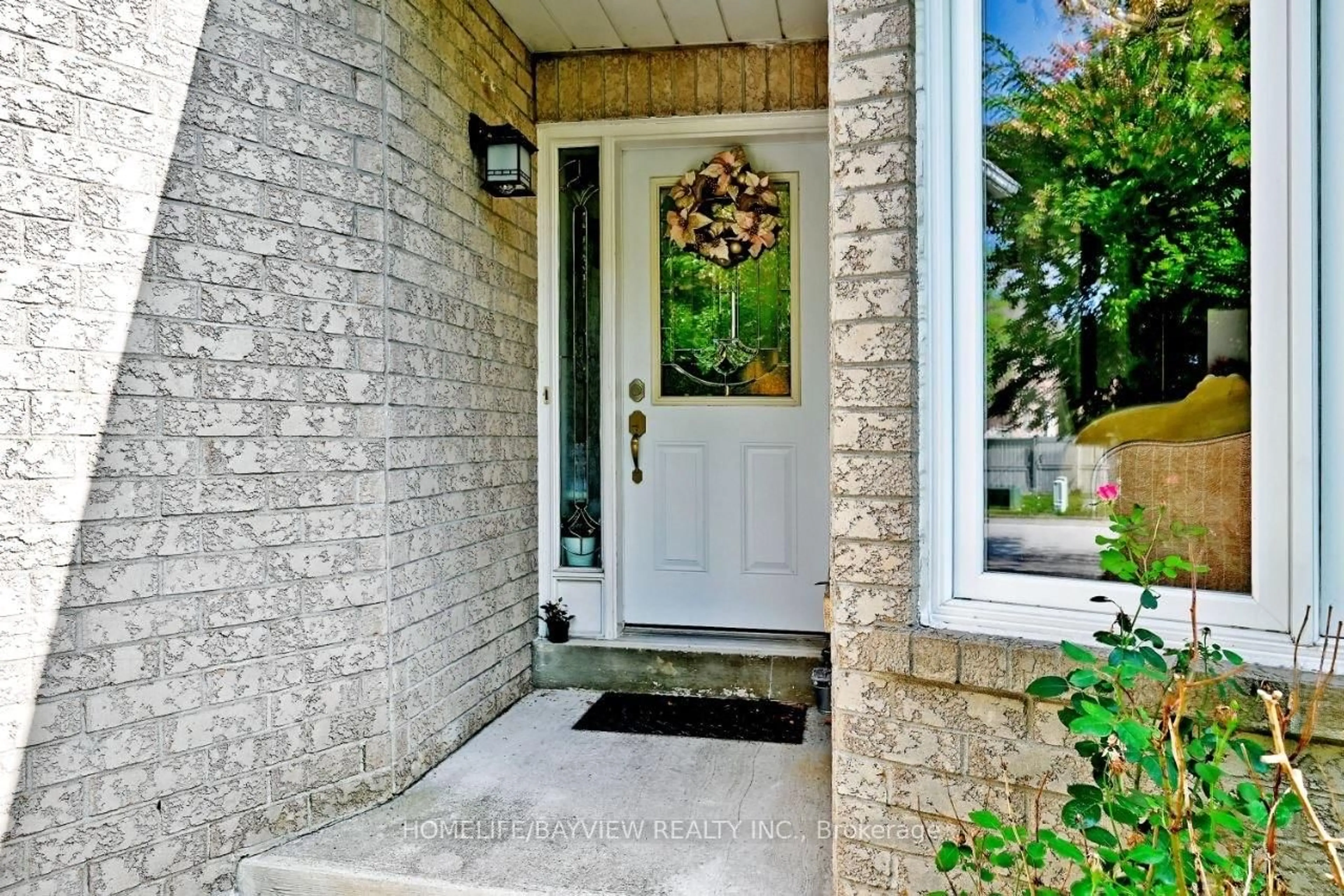Indoor entryway for 15 El Dorado St, Richmond Hill Ontario L4C 0G9