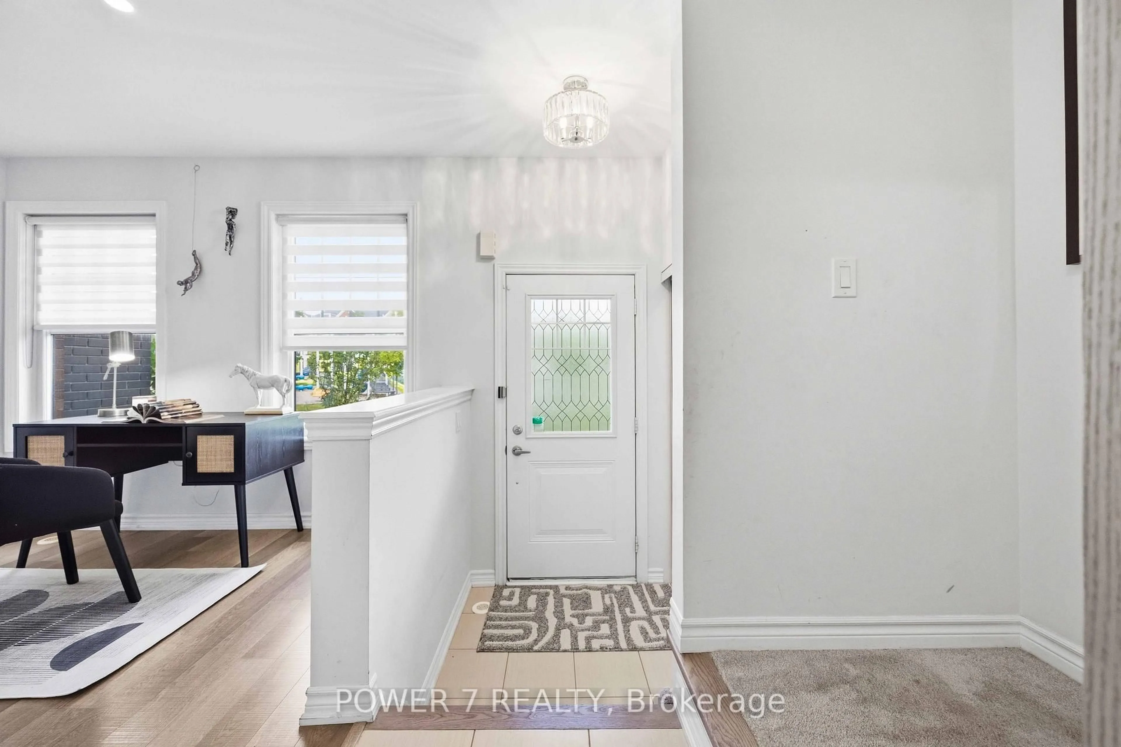 Indoor entryway for 55 Ludwig Crt, Whitchurch-Stouffville Ontario L4A 1Y6