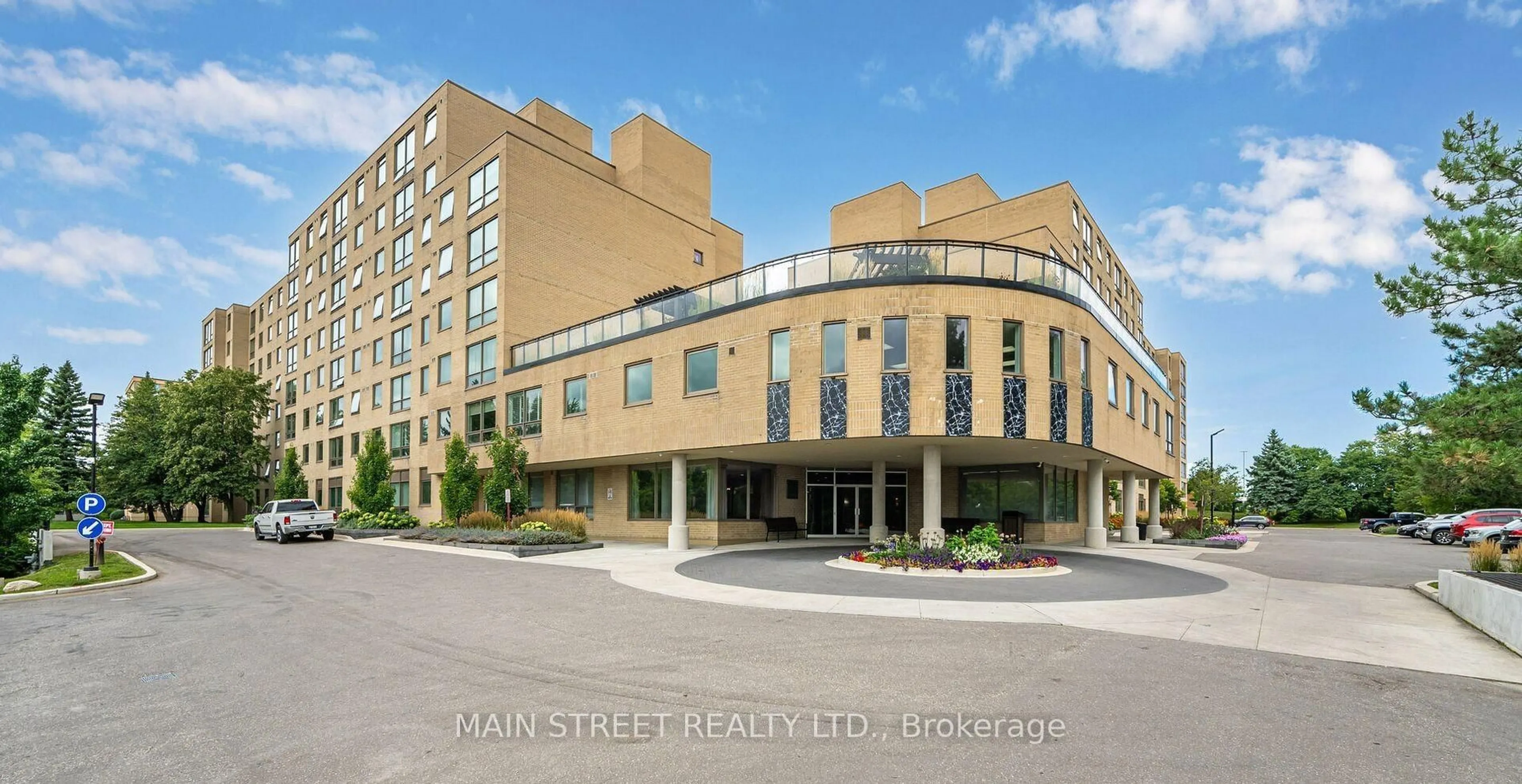 Indoor foyer for 326 Major Mackenzie Dr #314, Richmond Hill Ontario L4C 8T4