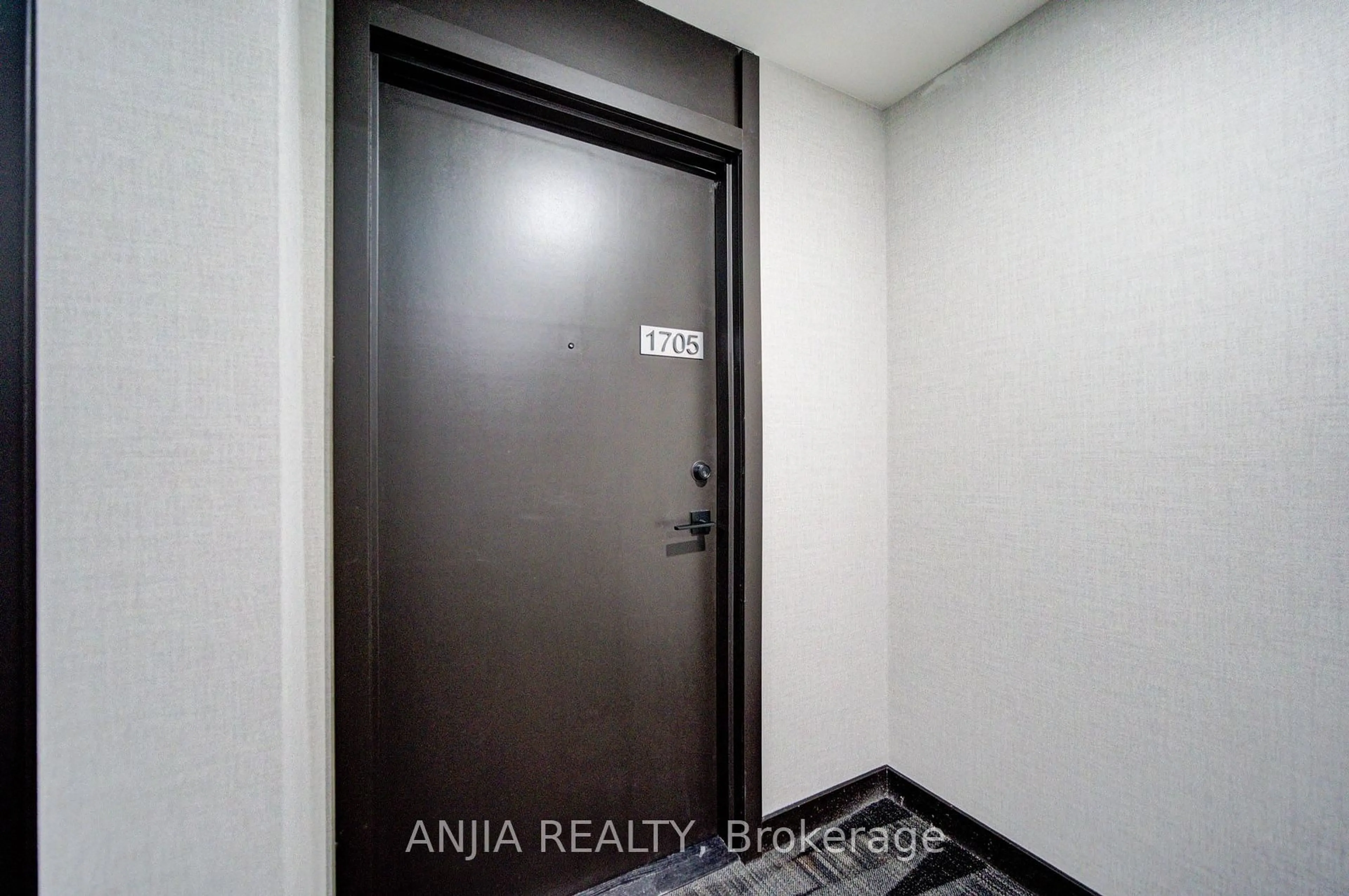 Indoor entryway for 8119 Birchmount Rd #1705, Markham Ontario L6G 0H6