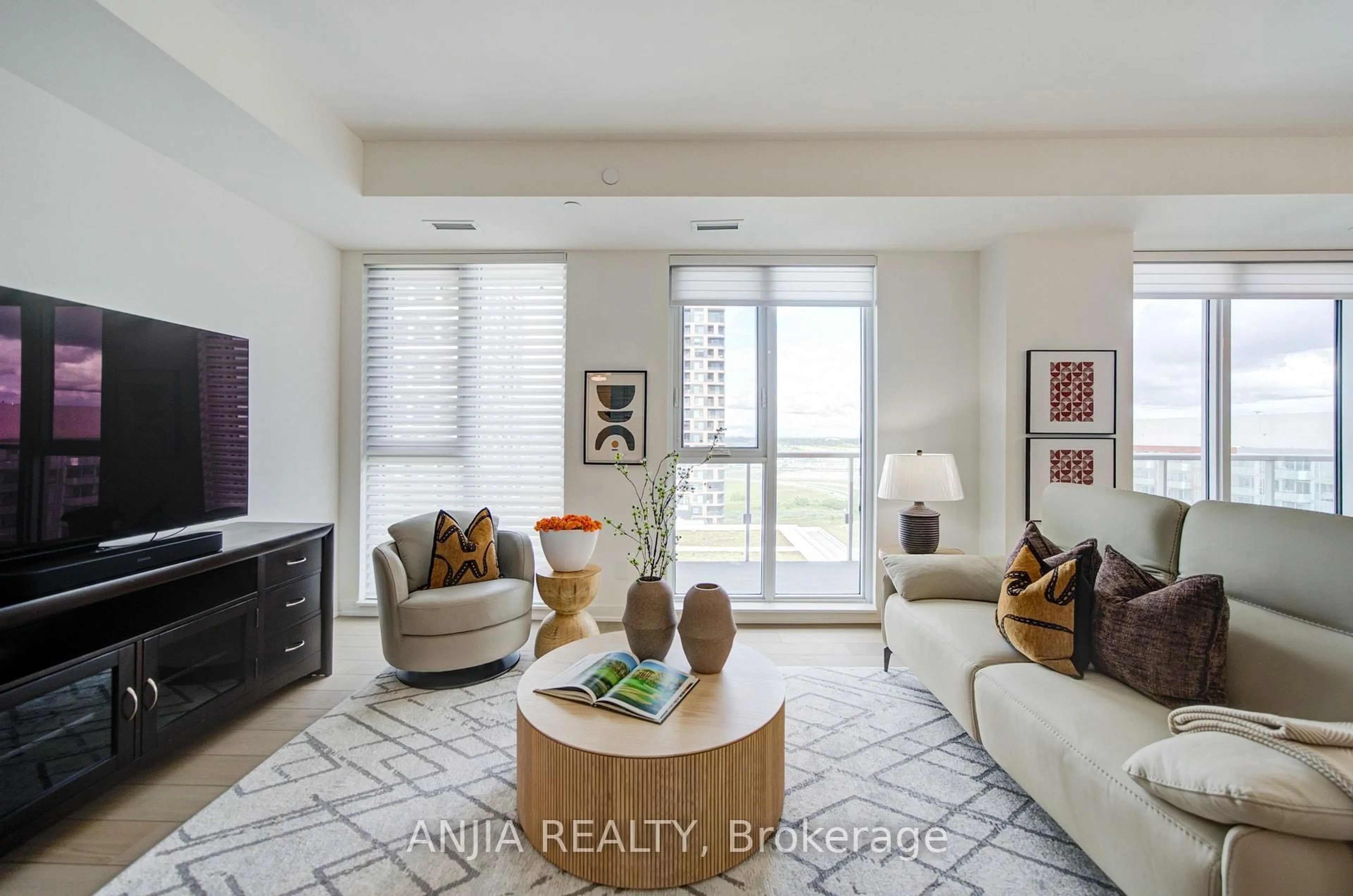 Living room with furniture, unknown for 8119 Birchmount Rd #1705, Markham Ontario L6G 0H6