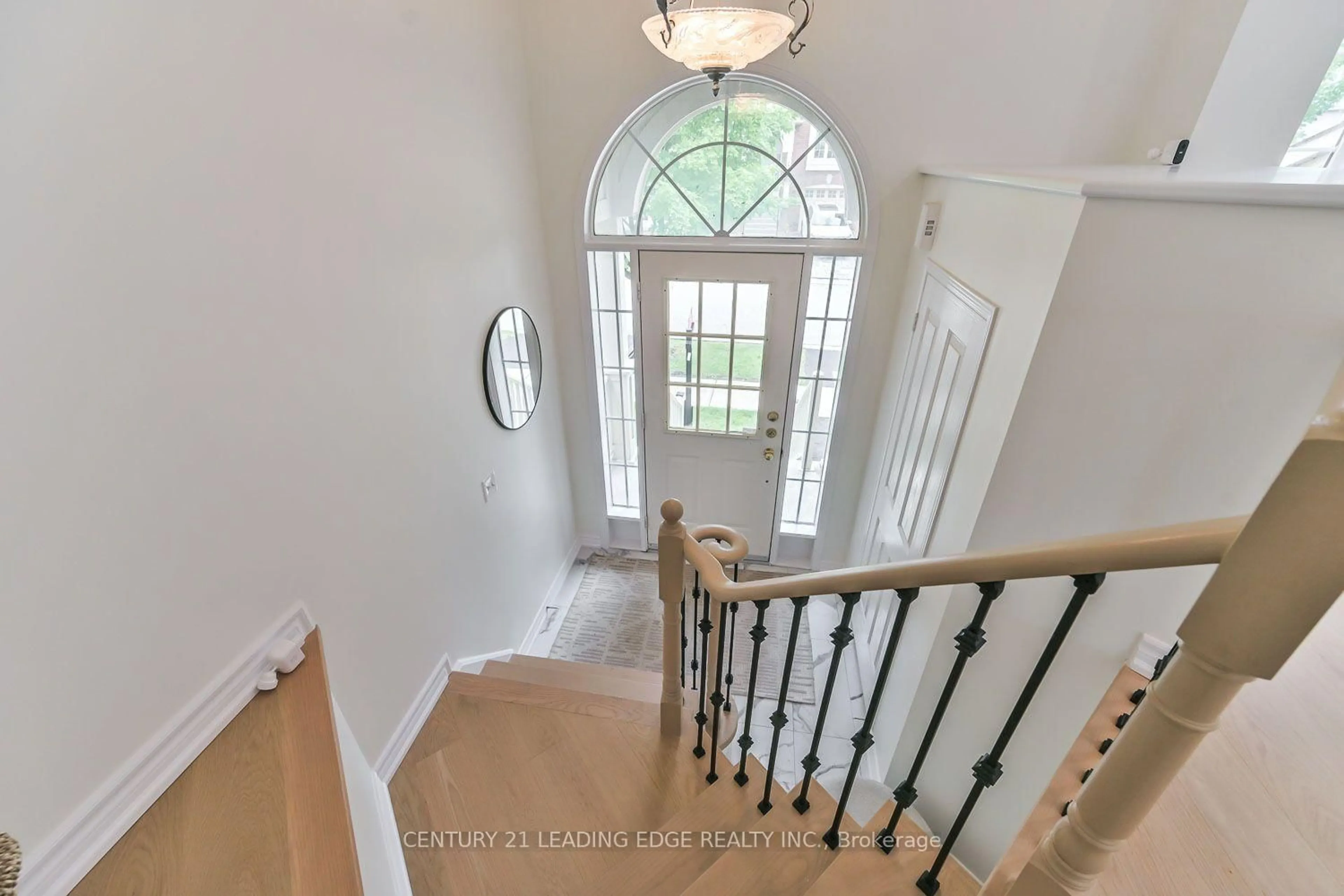Indoor entryway for 23 Crawford St, Markham Ontario L6C 2L4