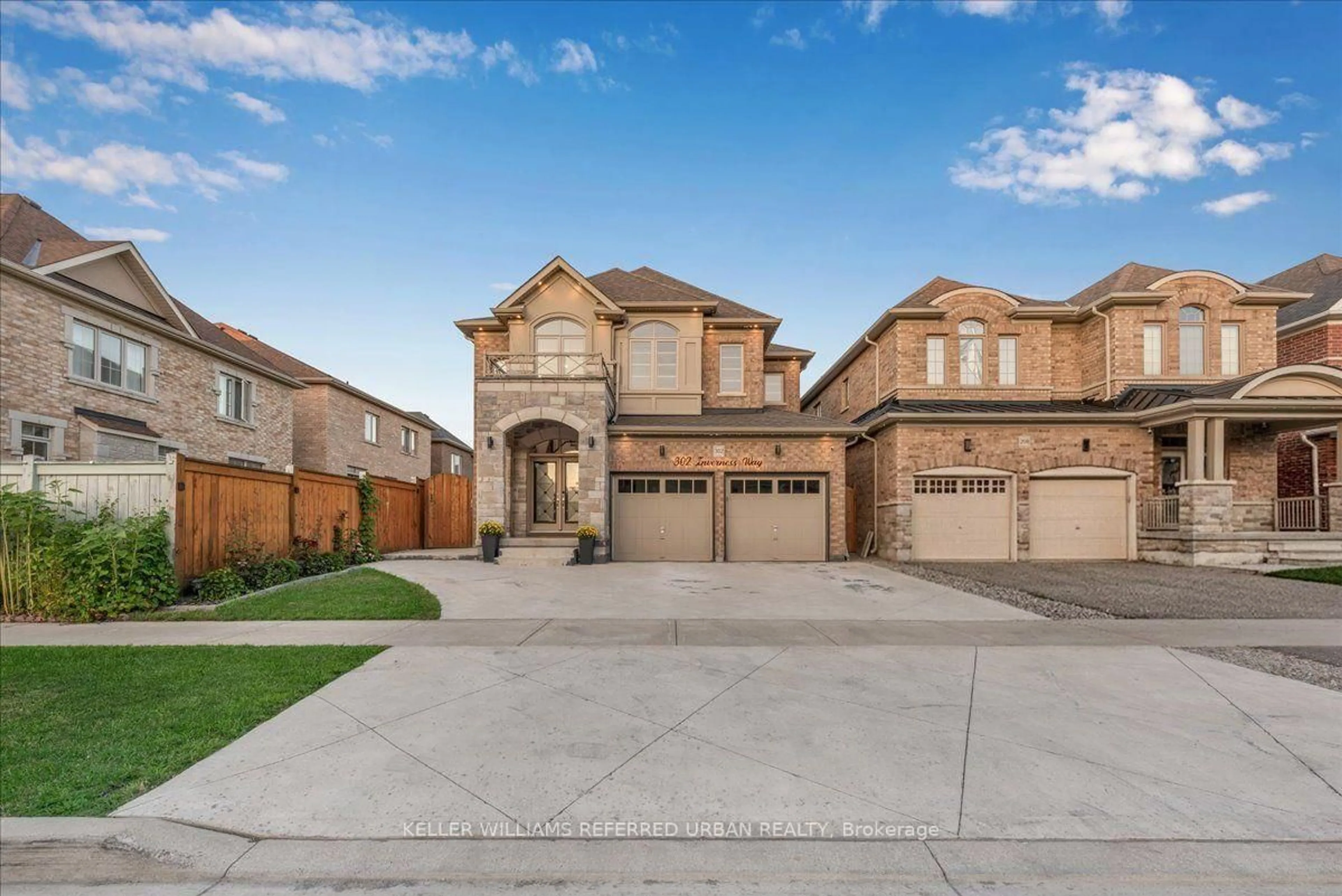 Home with brick exterior material, street for 302 Inverness Way, Bradford West Gwillimbury Ontario L3Z 0W8
