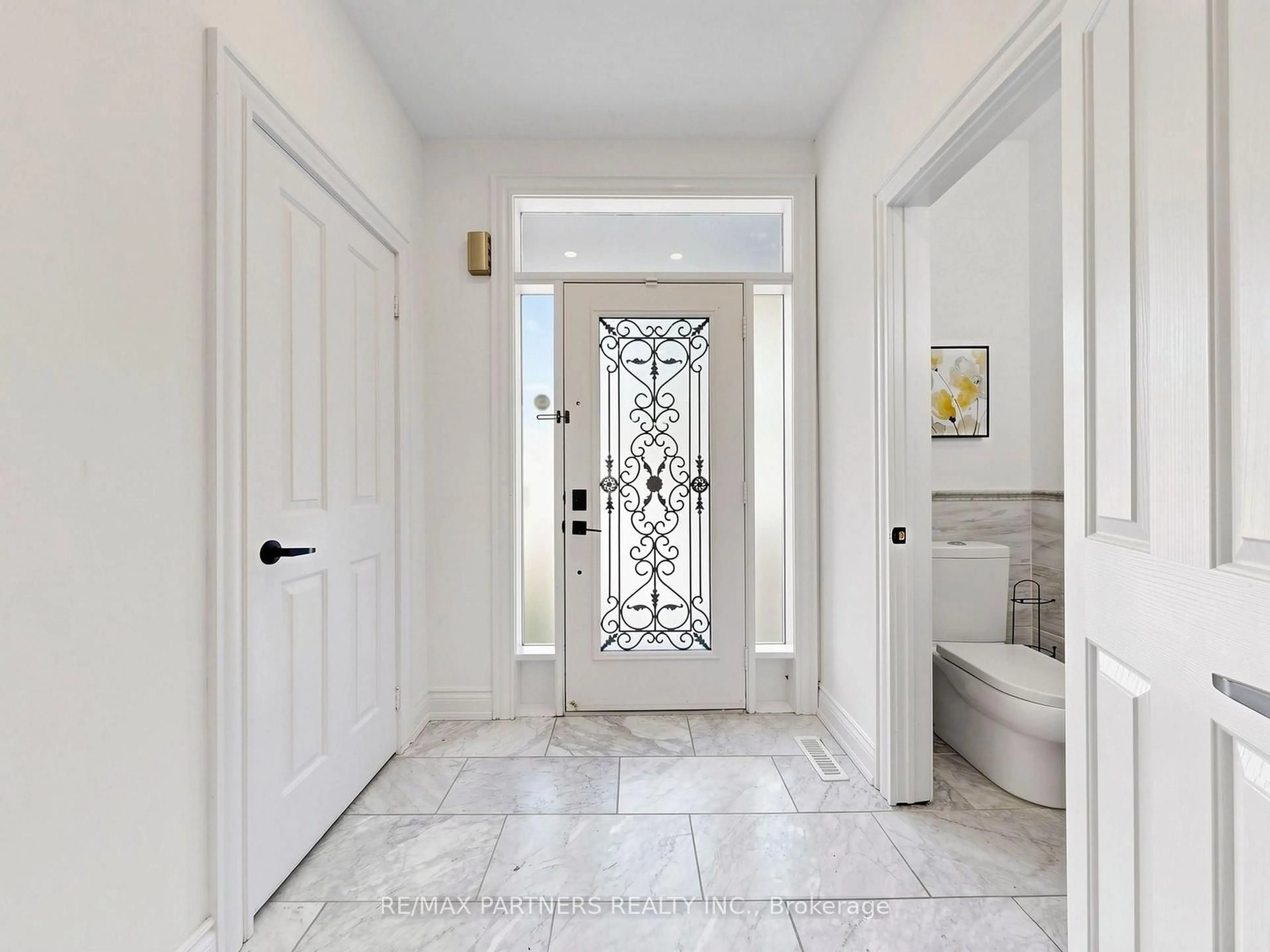 Indoor entryway for 21 Russell Hill Rd, Markham Ontario L6C 2L8