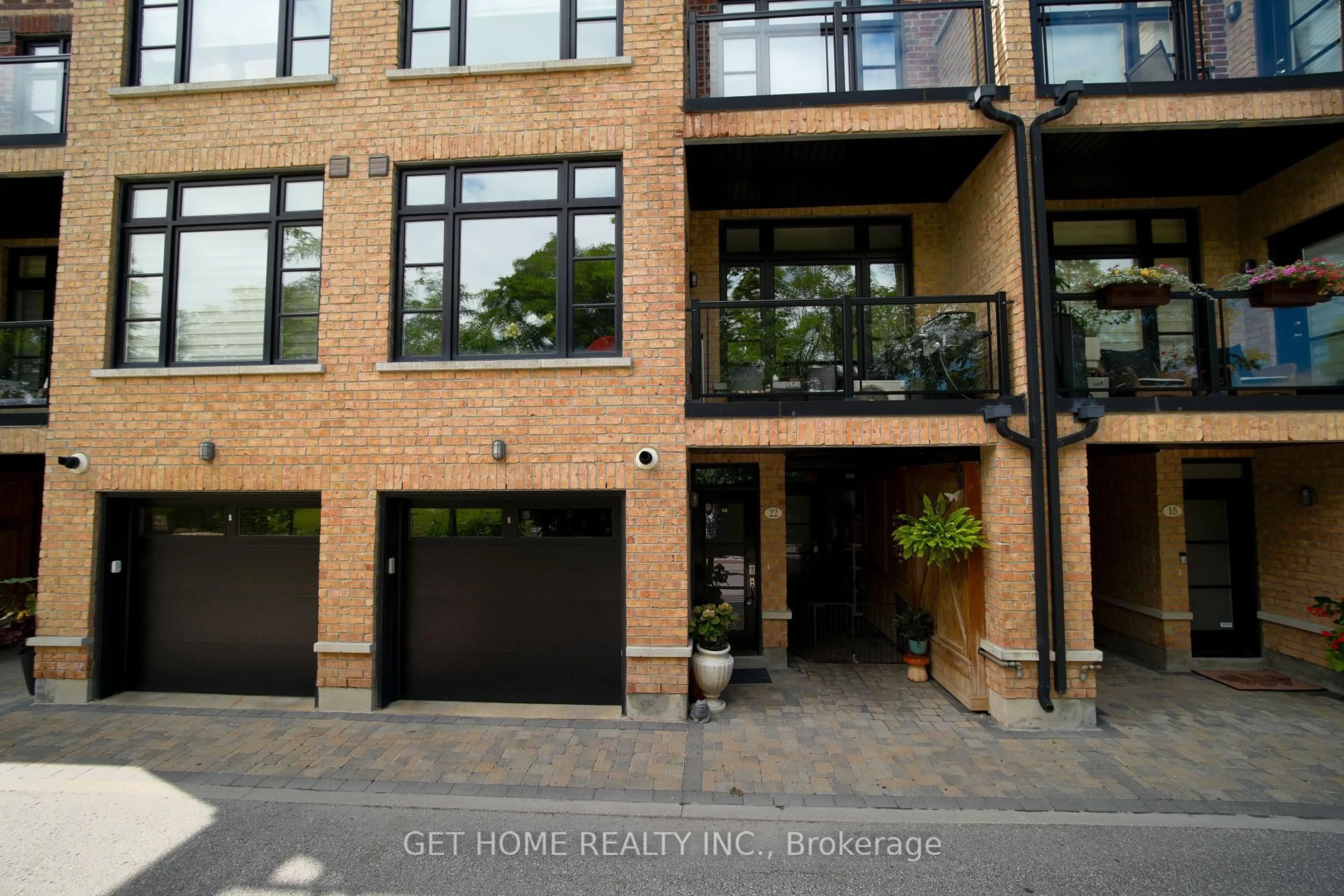 Home with brick exterior material, street for 8169 Kipling Ave #22, Vaughan Ontario L4L 0G4