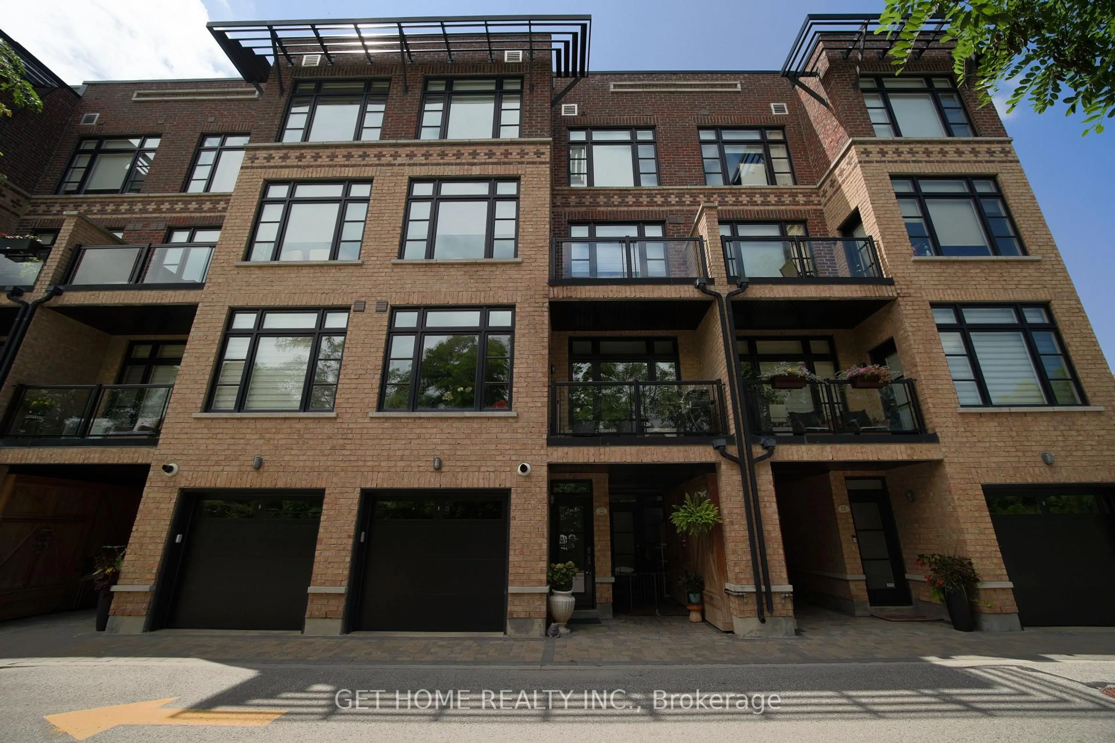 Home with brick exterior material, street for 8169 Kipling Ave #22, Vaughan Ontario L4L 0G4