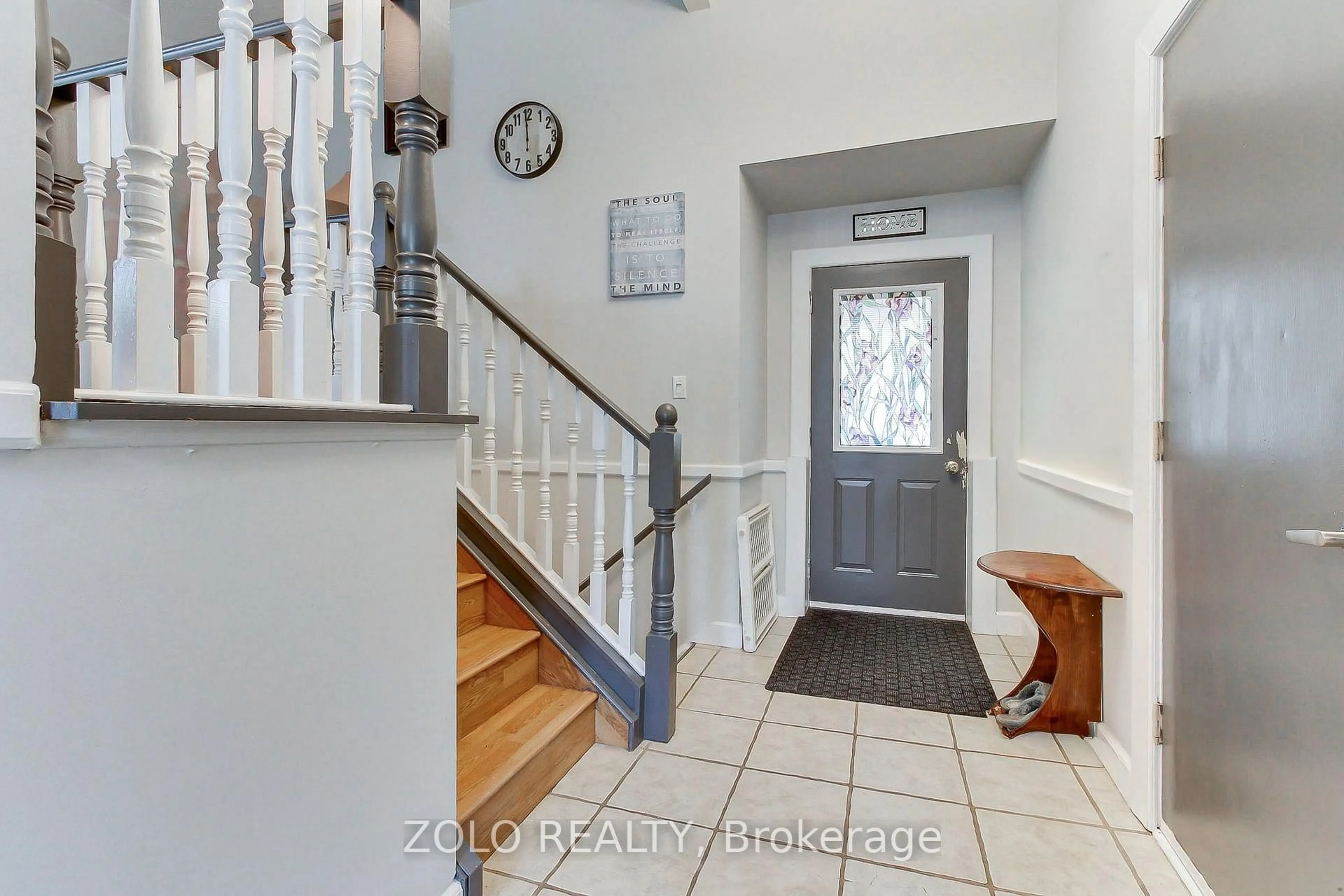 Indoor entryway for 545 Colyer St, Brock Ontario L0K 1A0
