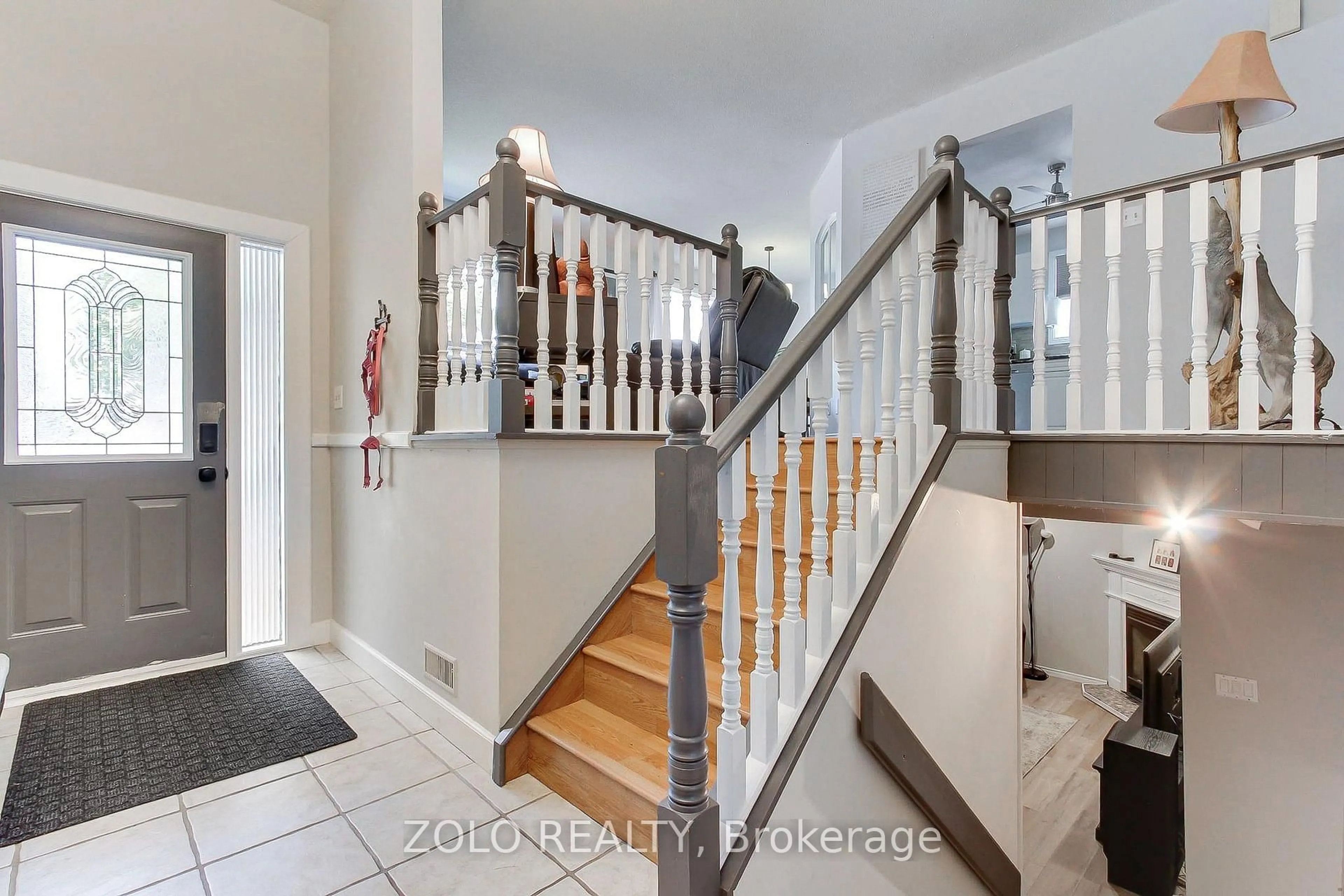 Indoor entryway for 545 Colyer St, Brock Ontario L0K 1A0