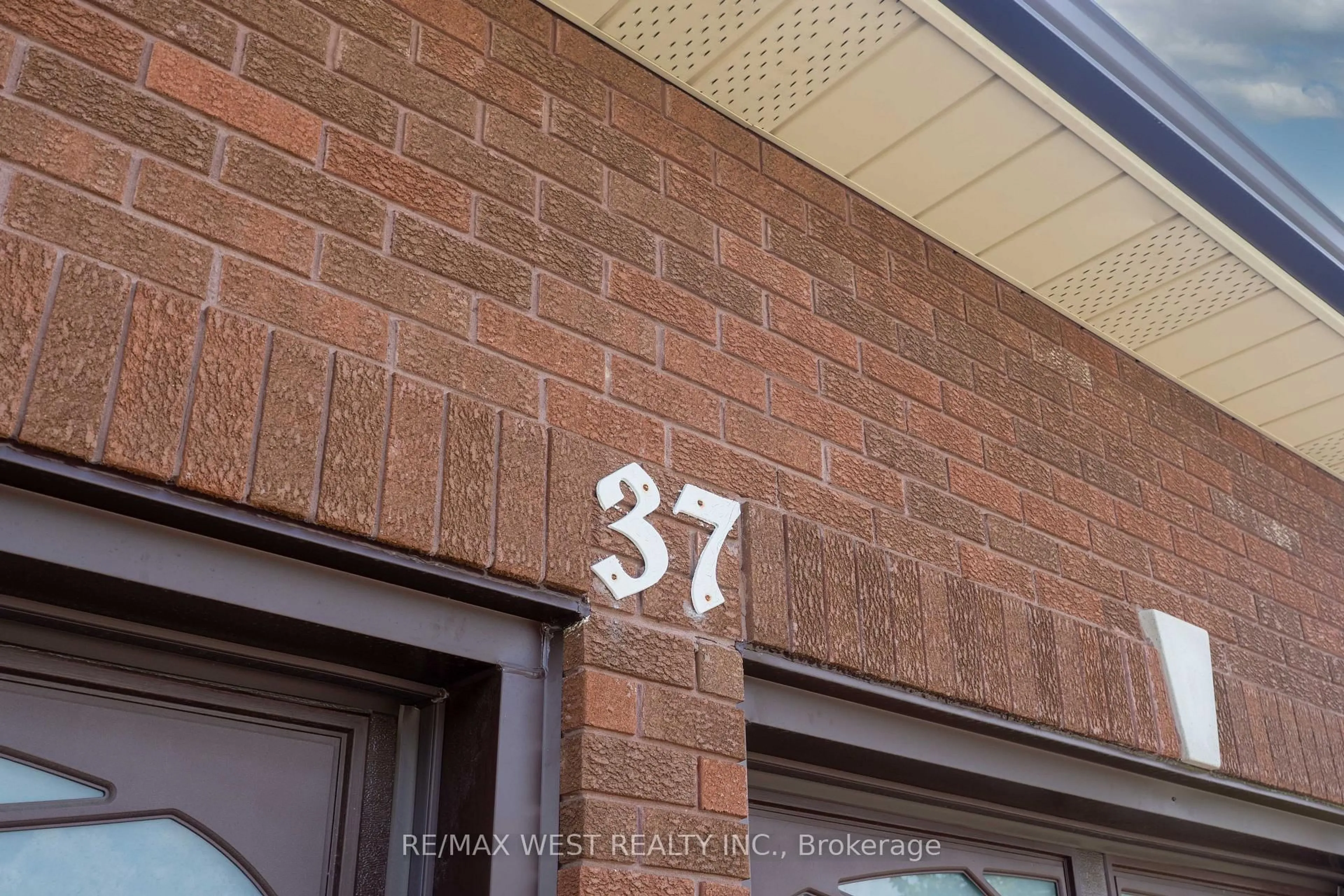 Unknown for 37 Lime Dr, Vaughan Ontario L4L 5N3