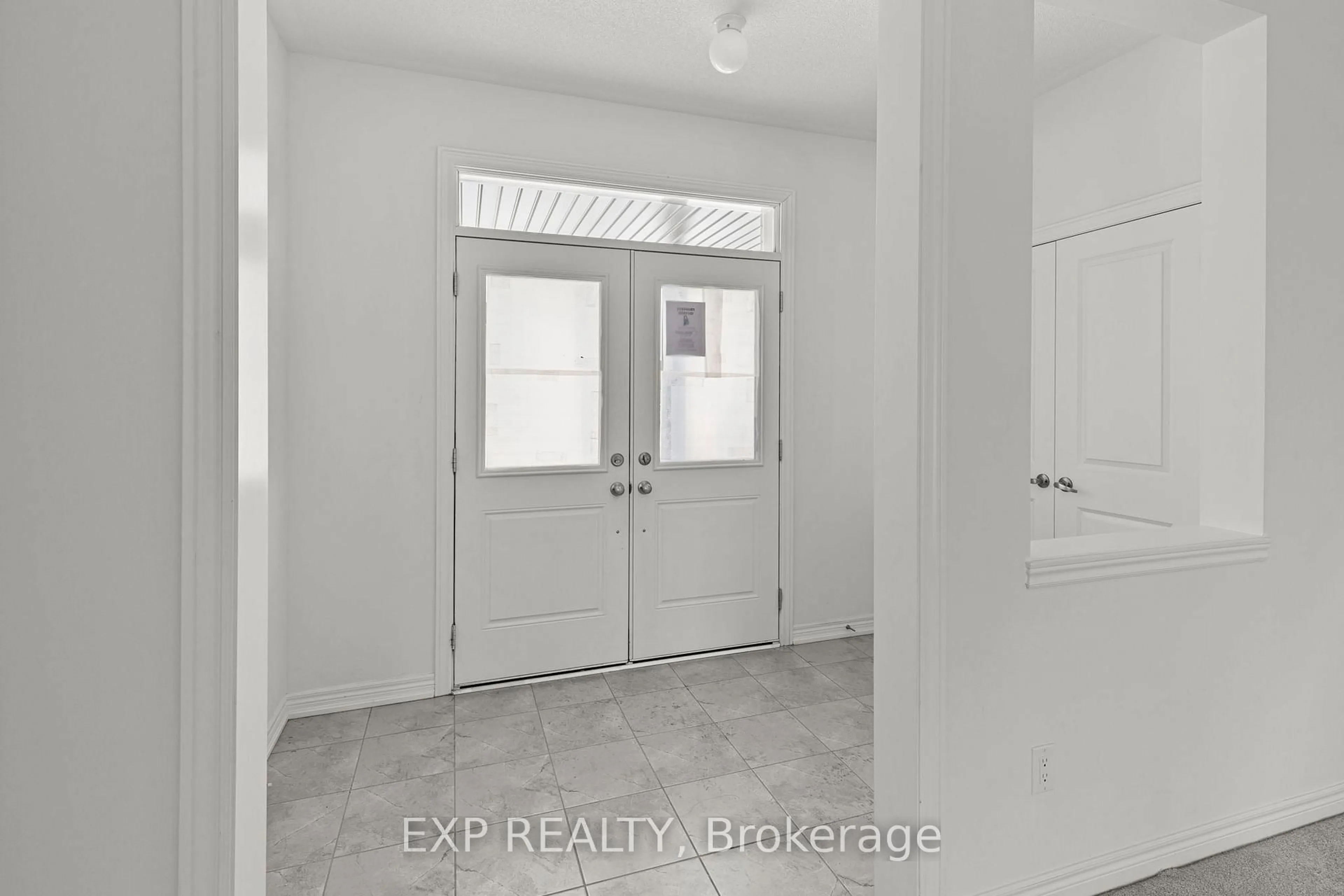 Indoor entryway for 52 Baycroft Blvd, Essa Ontario L3W 0M1