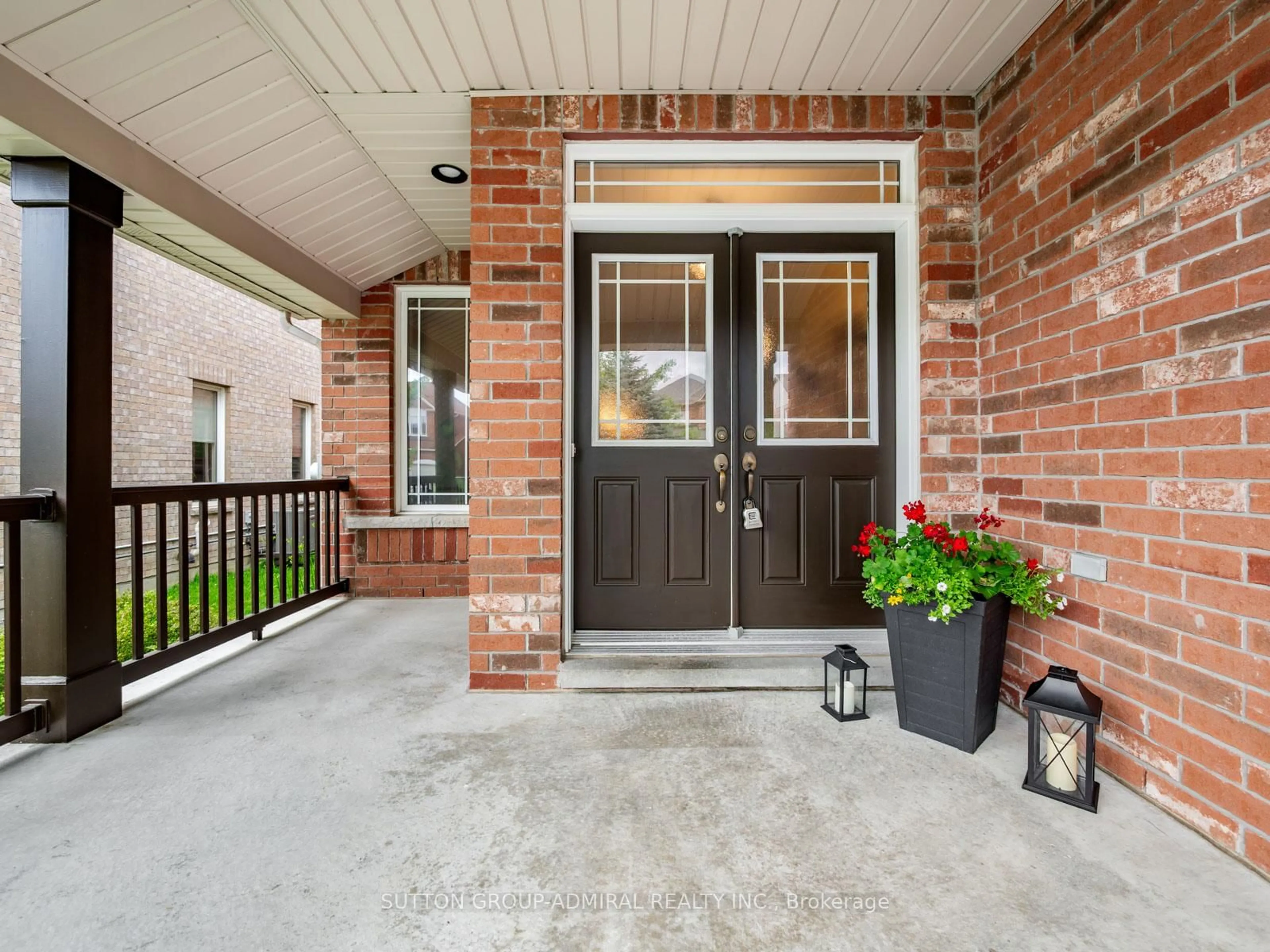 Indoor entryway for 23 Kerr Lane, Aurora Ontario L4G 0E5
