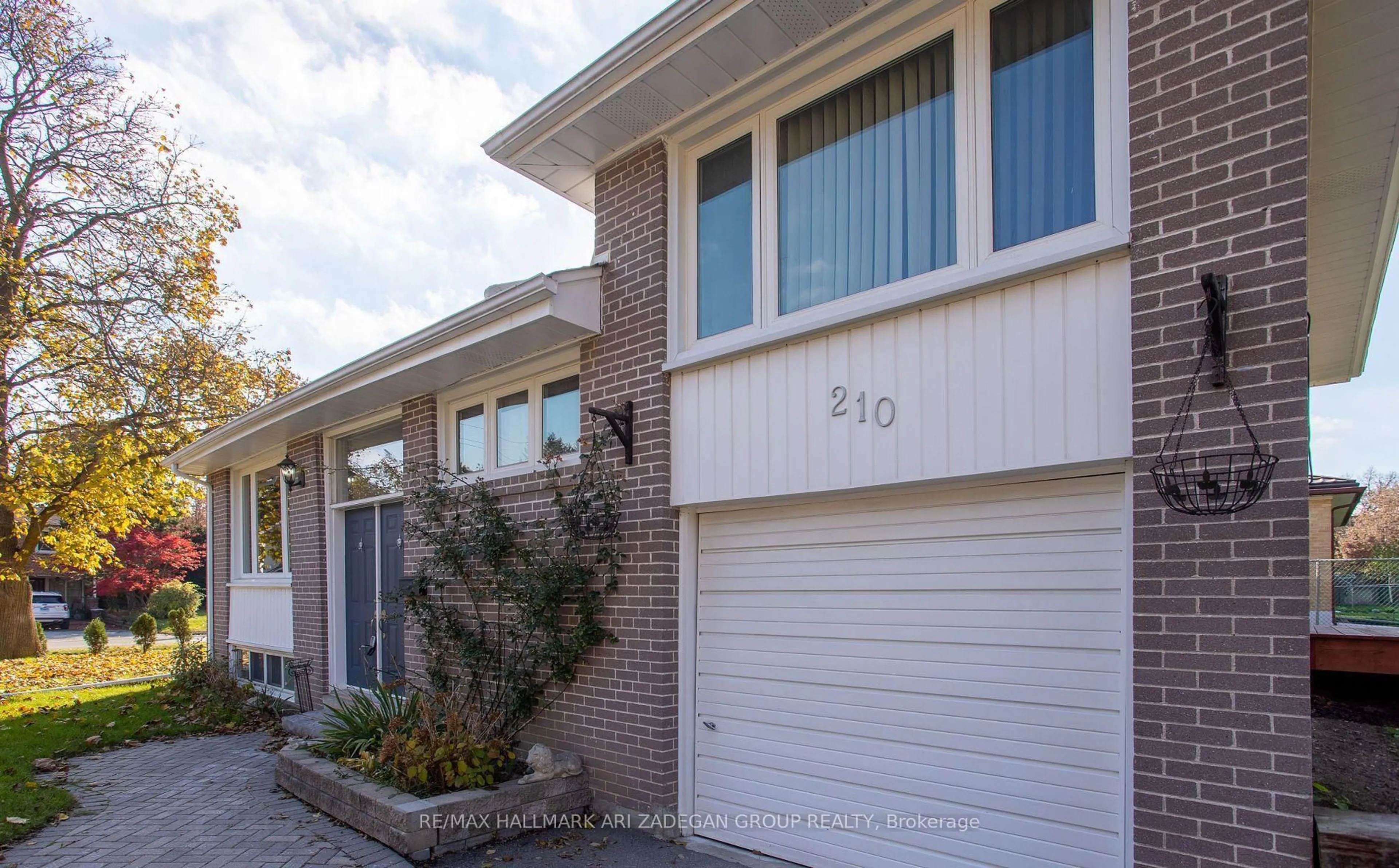 Unknown for 210 Harrygan Cres, Richmond Hill Ontario L4C 4J1