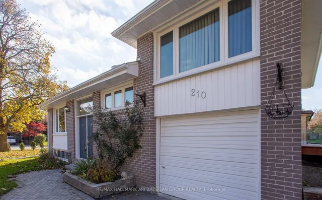 210 Harrygan Cres, Richmond Hill 3
