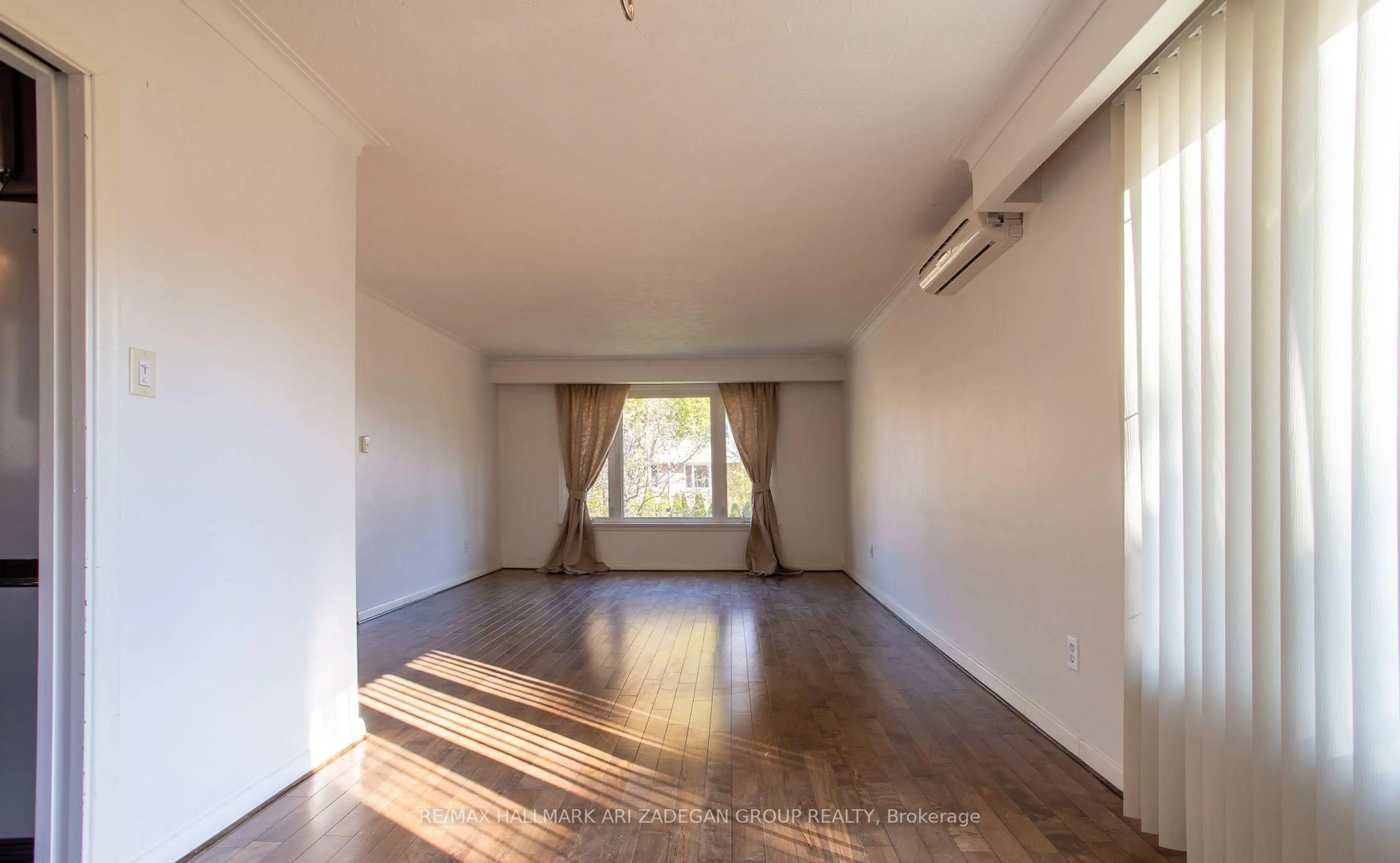 A pic of a room for 210 Harrygan Cres, Richmond Hill Ontario L4C 4J1