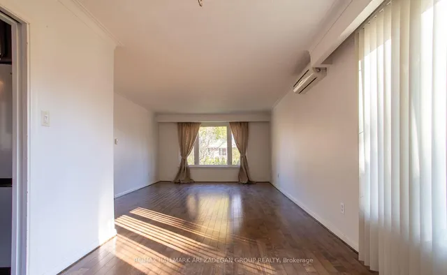 210 Harrygan Cres, Richmond Hill 4