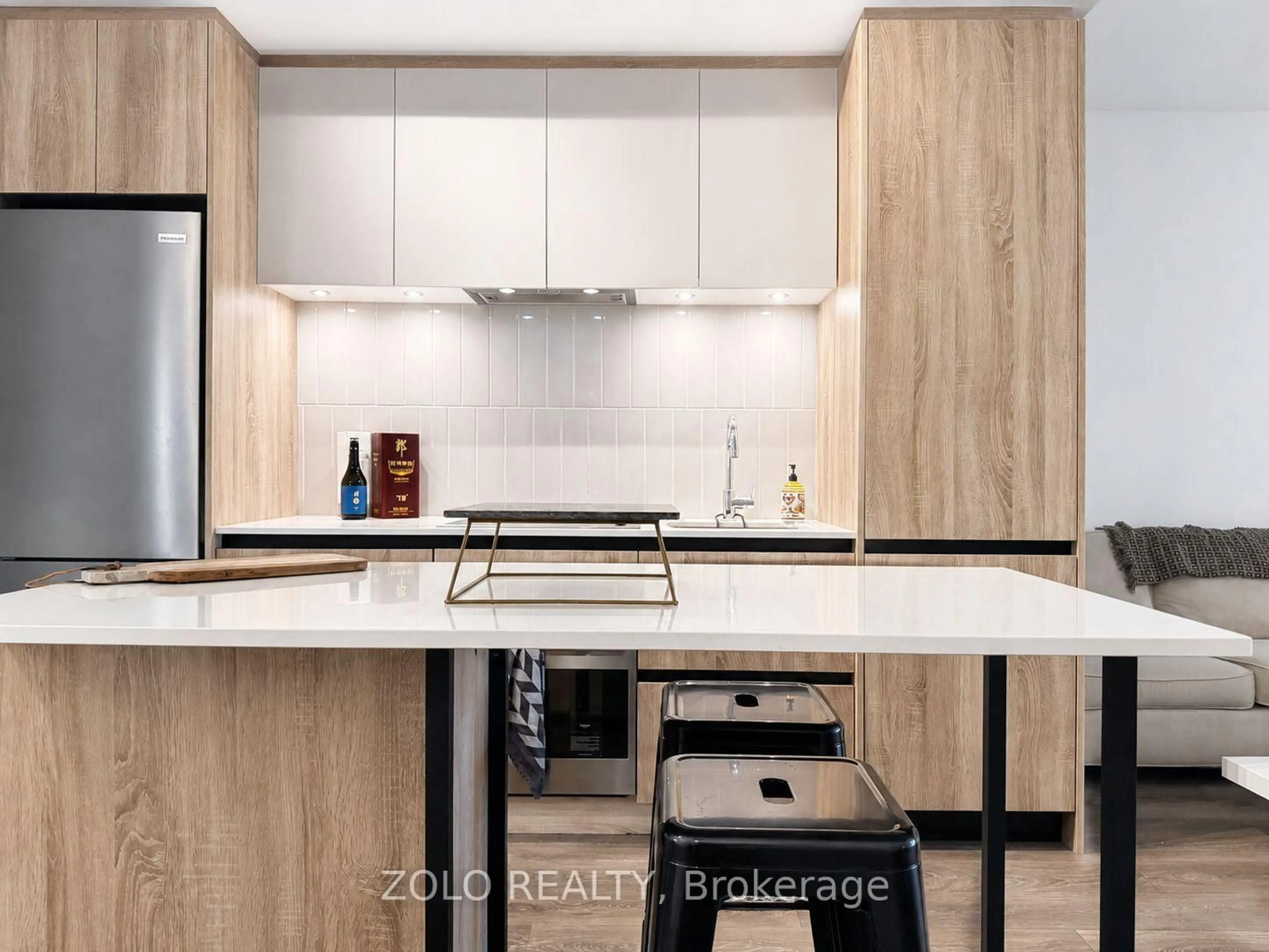 Contemporary kitchen, unknown for 8 Beverley Glen Blvd #121, Vaughan Ontario L4J 0L5