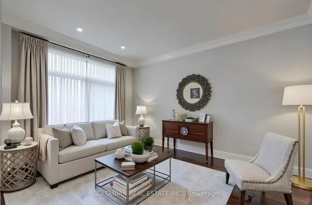 90 Grandview Ave, Markham 2