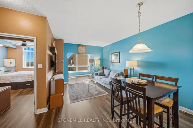 326 Major Mackenzie Dr #814, Richmond Hill 5