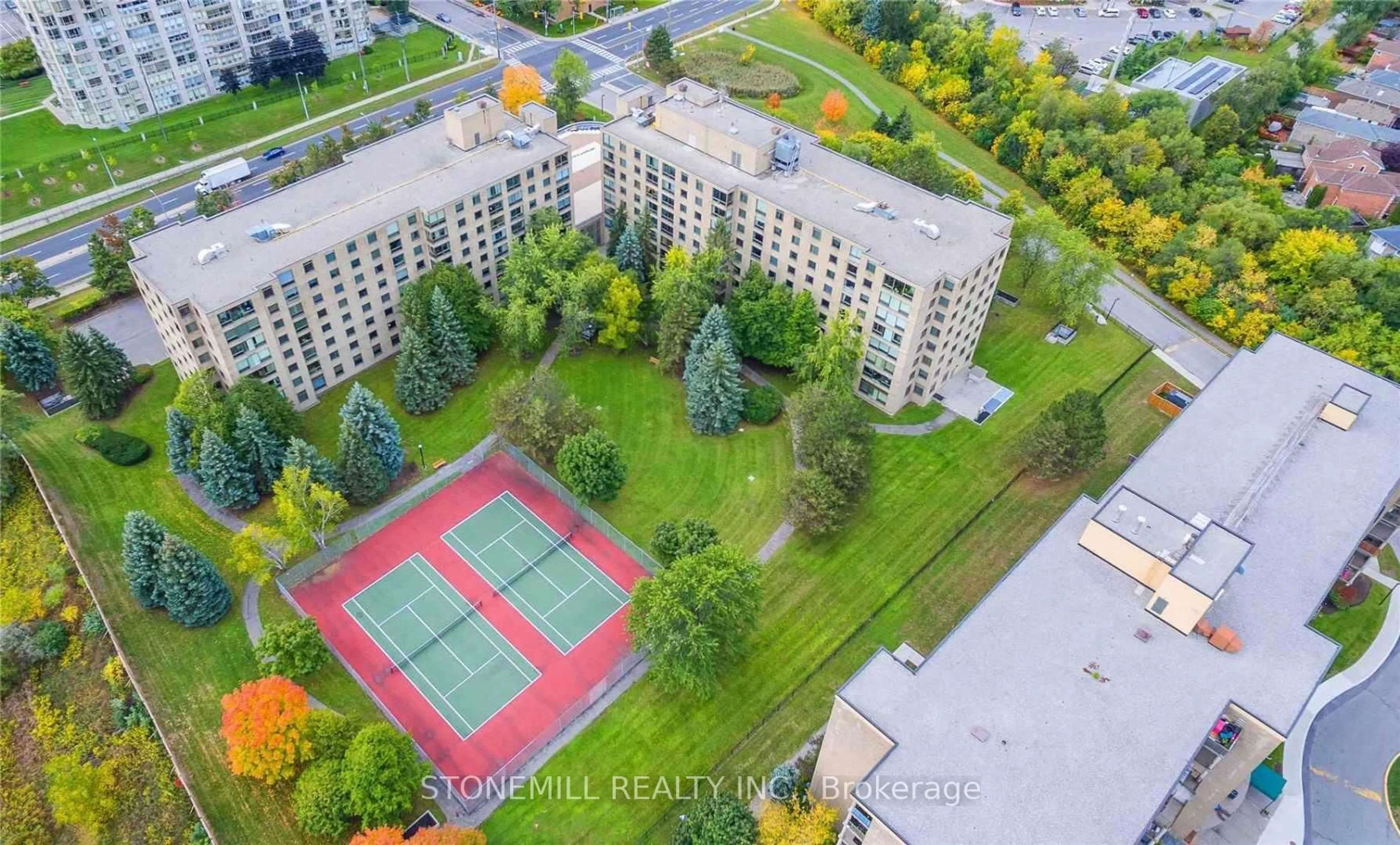 A pic from outside/outdoor area/front of a property/back of a property/a pic from drone, city buildings view from balcony for 326 Major Mackenzie Dr #814, Richmond Hill Ontario L4C 8T4