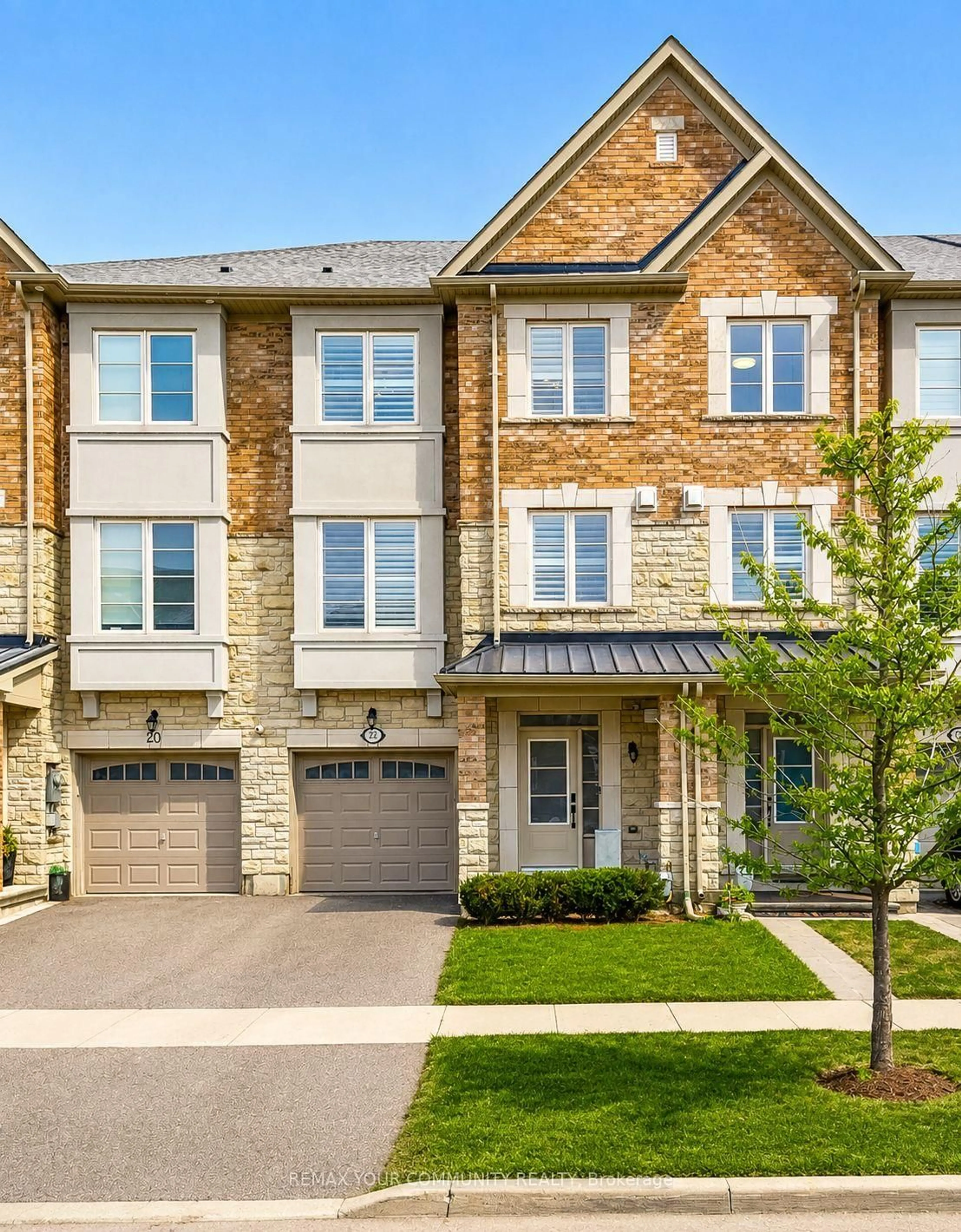 Home with brick exterior material, street for 22 Lowther Ave, Richmond Hill Ontario L4E 2Z7