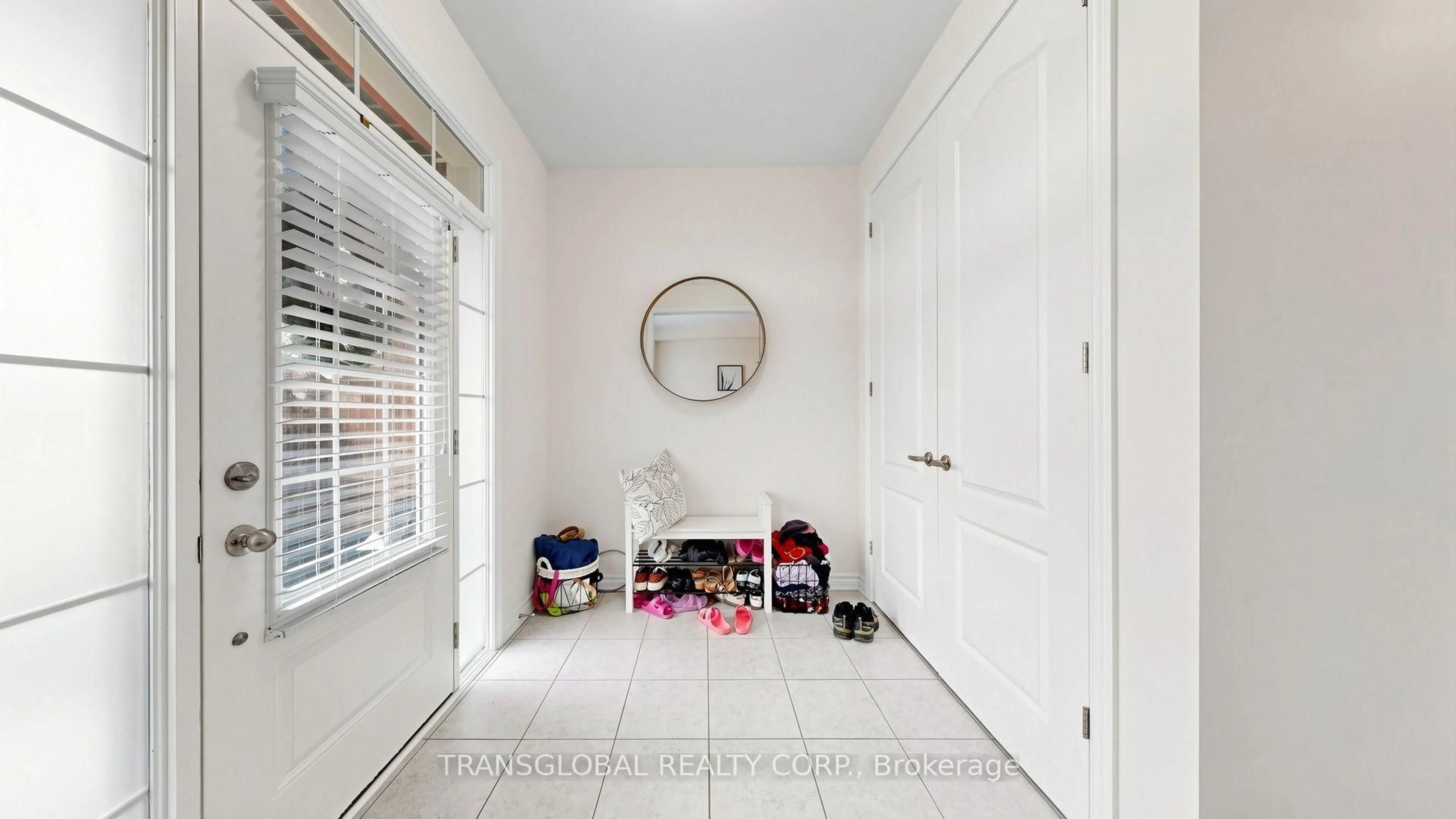 Indoor entryway for 181 Beechborough Cres, East Gwillimbury Ontario L9N 0L6