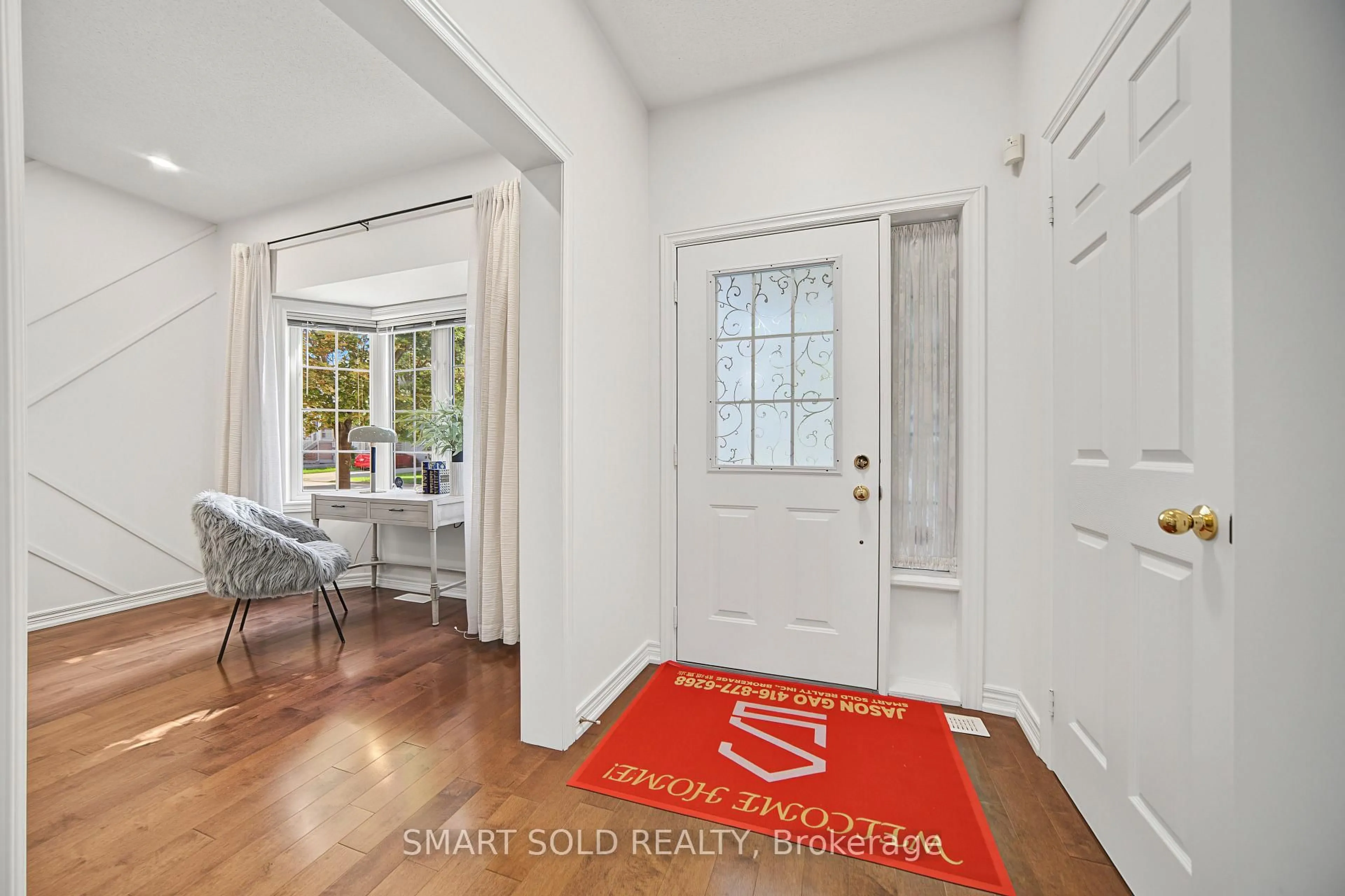Indoor entryway for 12 John Gary Dr, Markham Ontario L3R 5G9