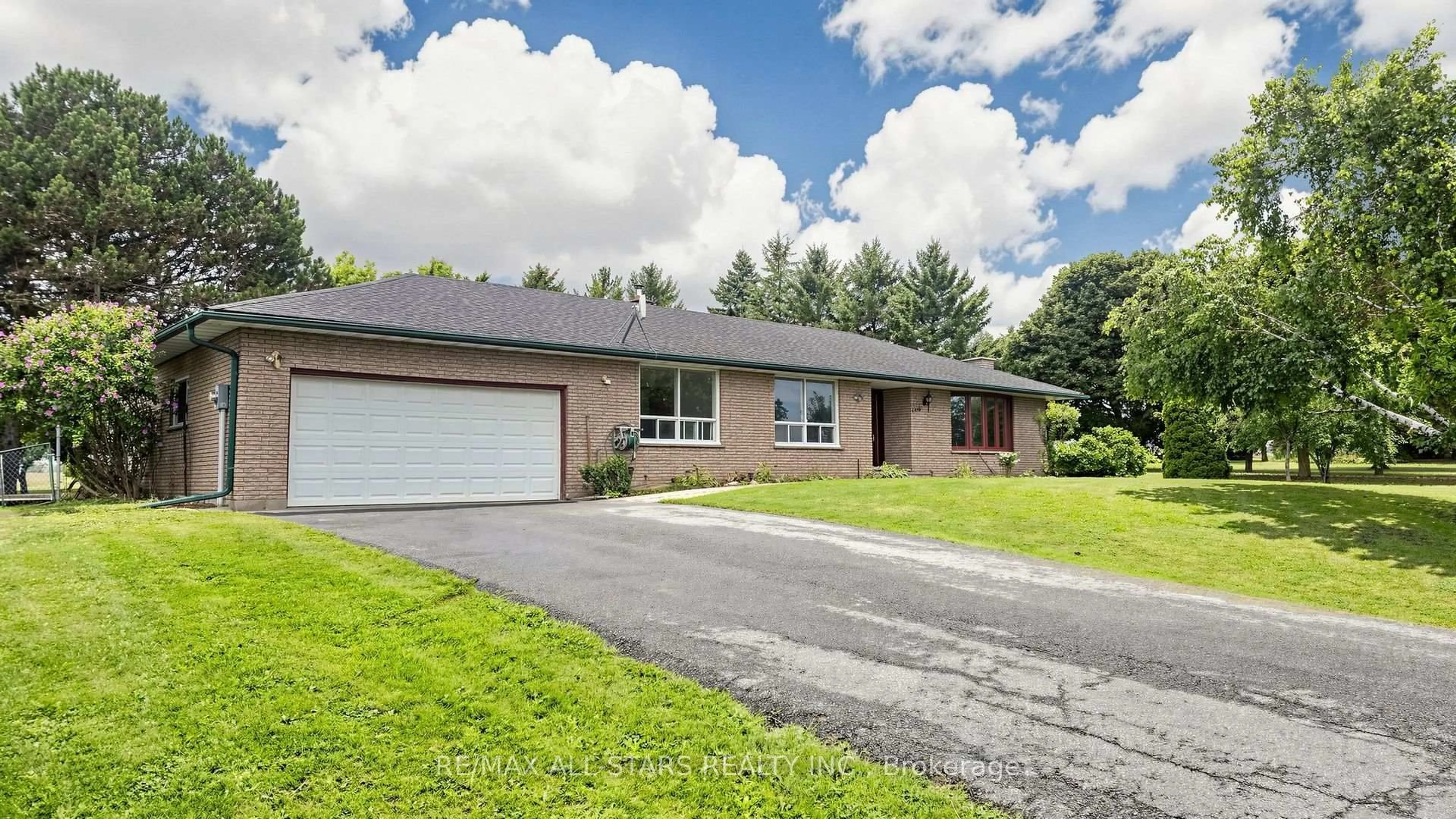 Home with brick exterior material, street for 10450 5th Concession, Uxbridge Ontario L9P 1R1