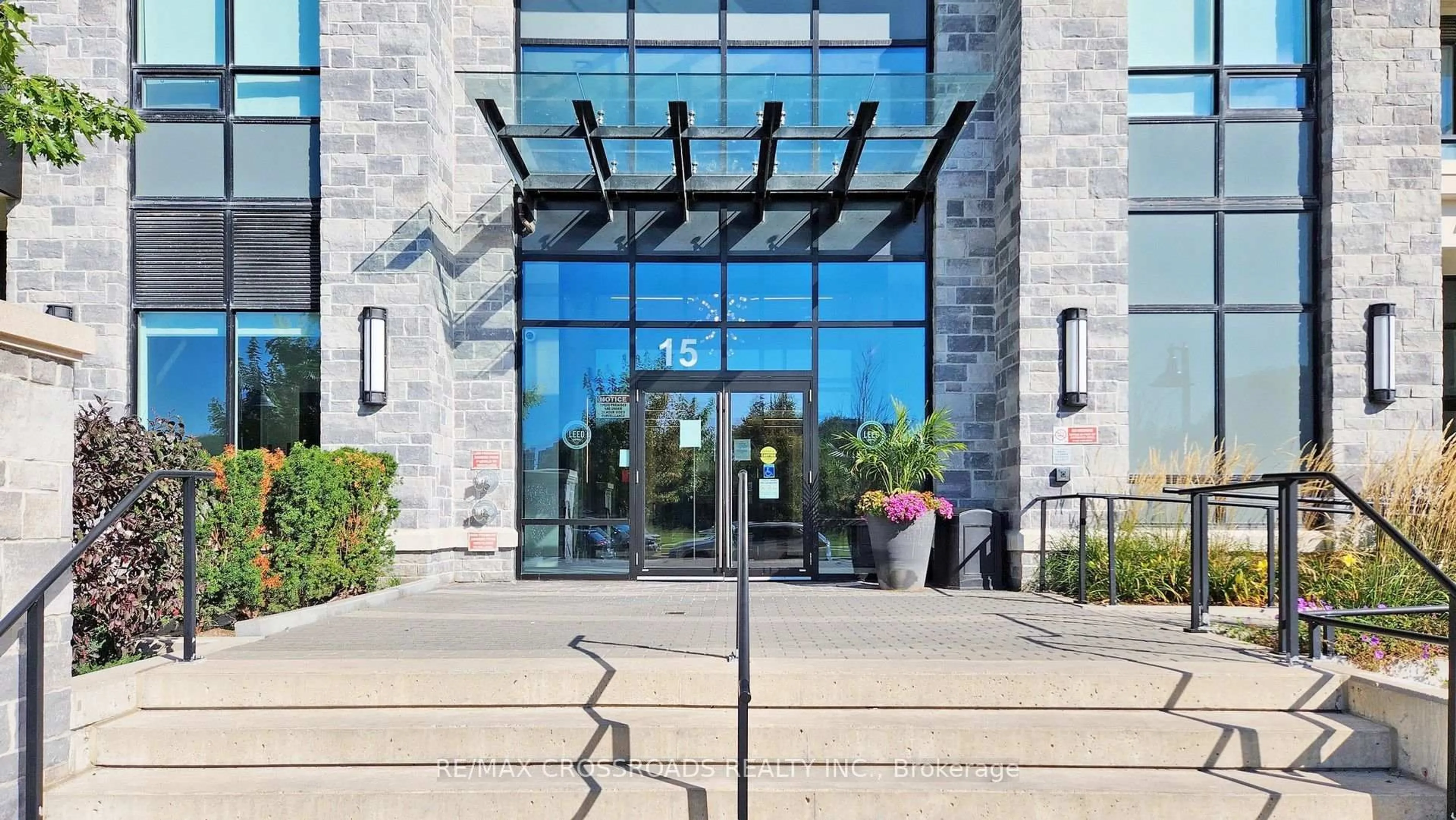 Indoor foyer for 15 Water Walk Dr #335, Markham Ontario L6G 0G2