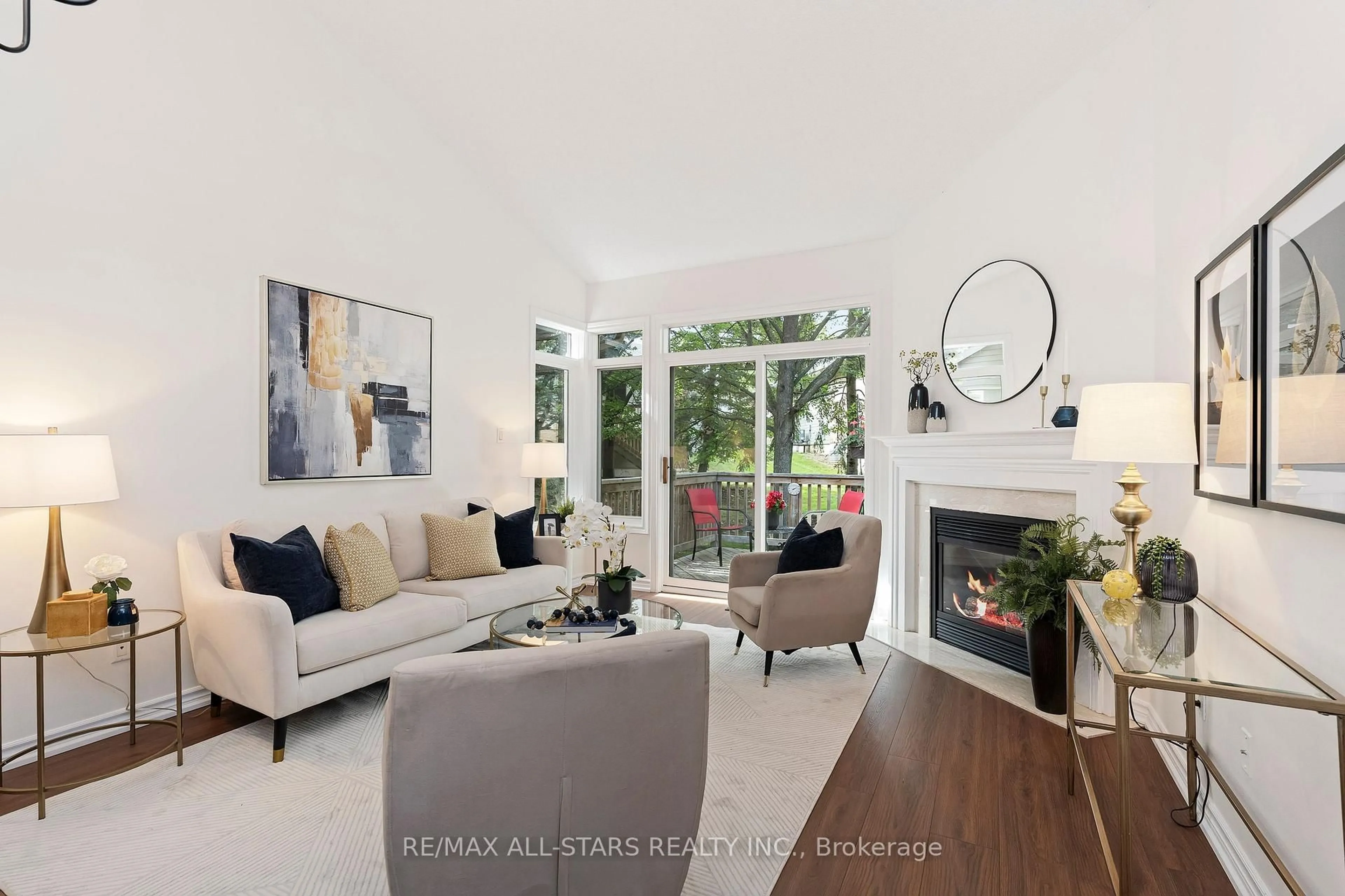 Living room with furniture, unknown for 16 Kingfisher Cove Way, Markham Ontario L6E 1B4