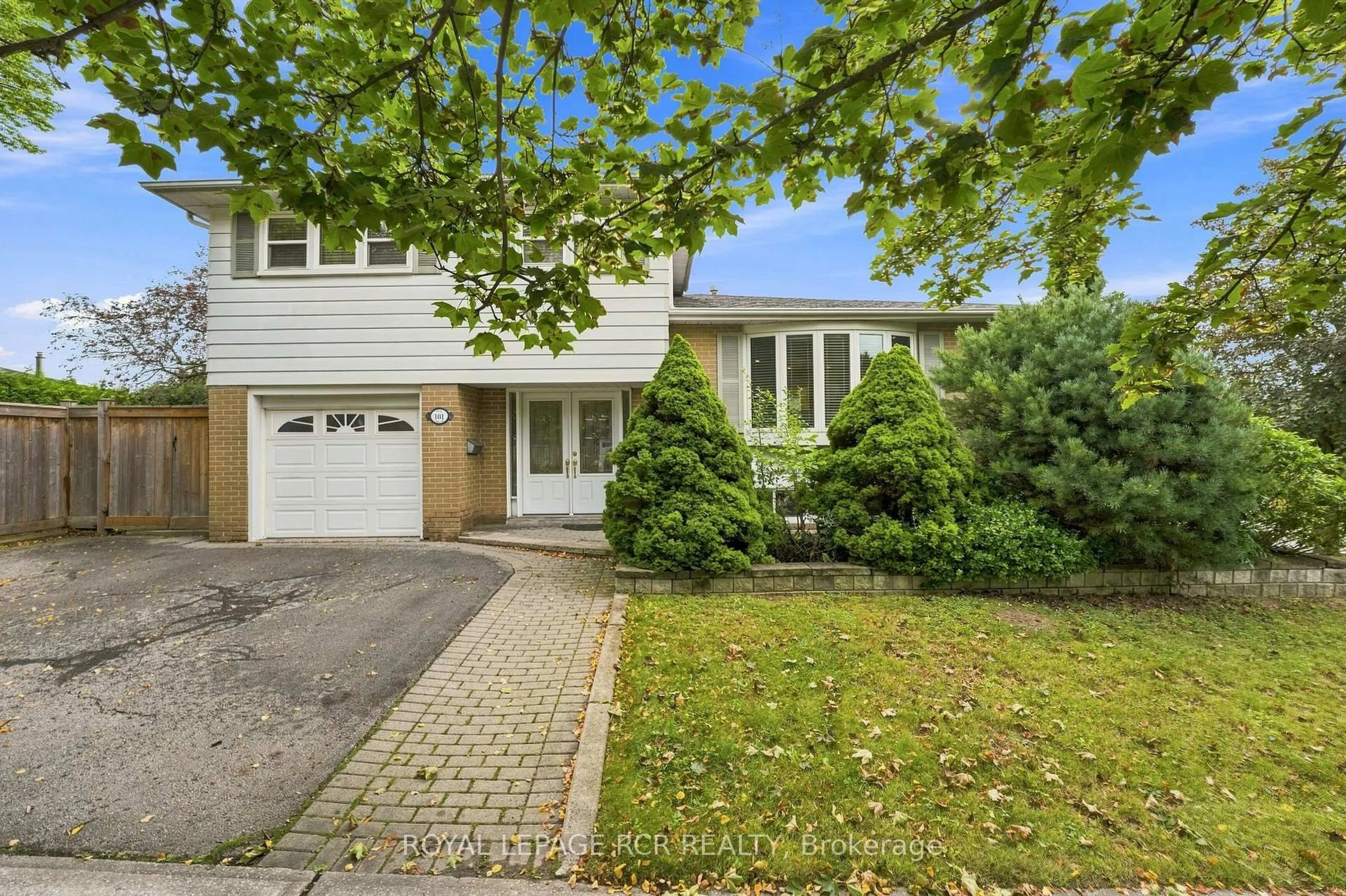 Unknown for 101 Hill Dr, Aurora Ontario L4G 3A9