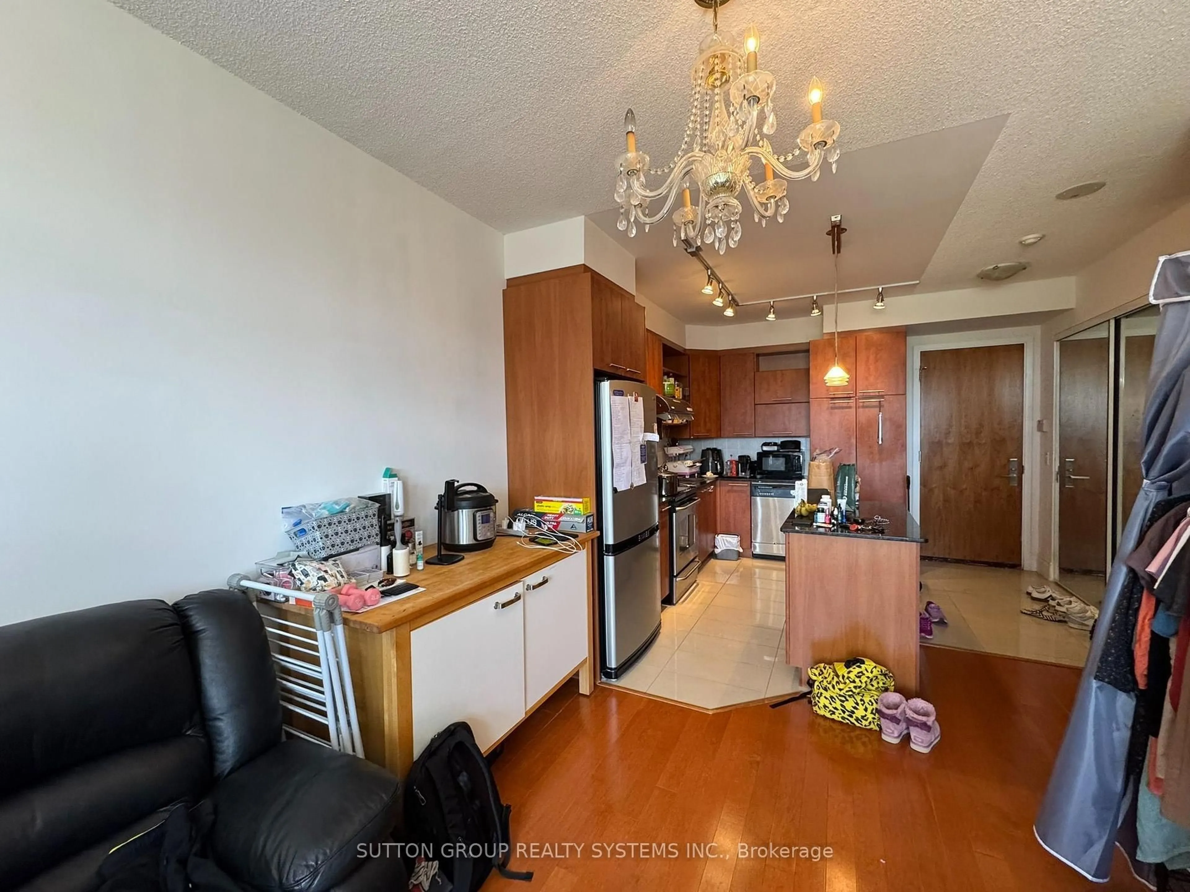 Open concept kitchen, unknown for 39 Galleria Pkwy #LPH5, Markham Ontario L3T 0A6