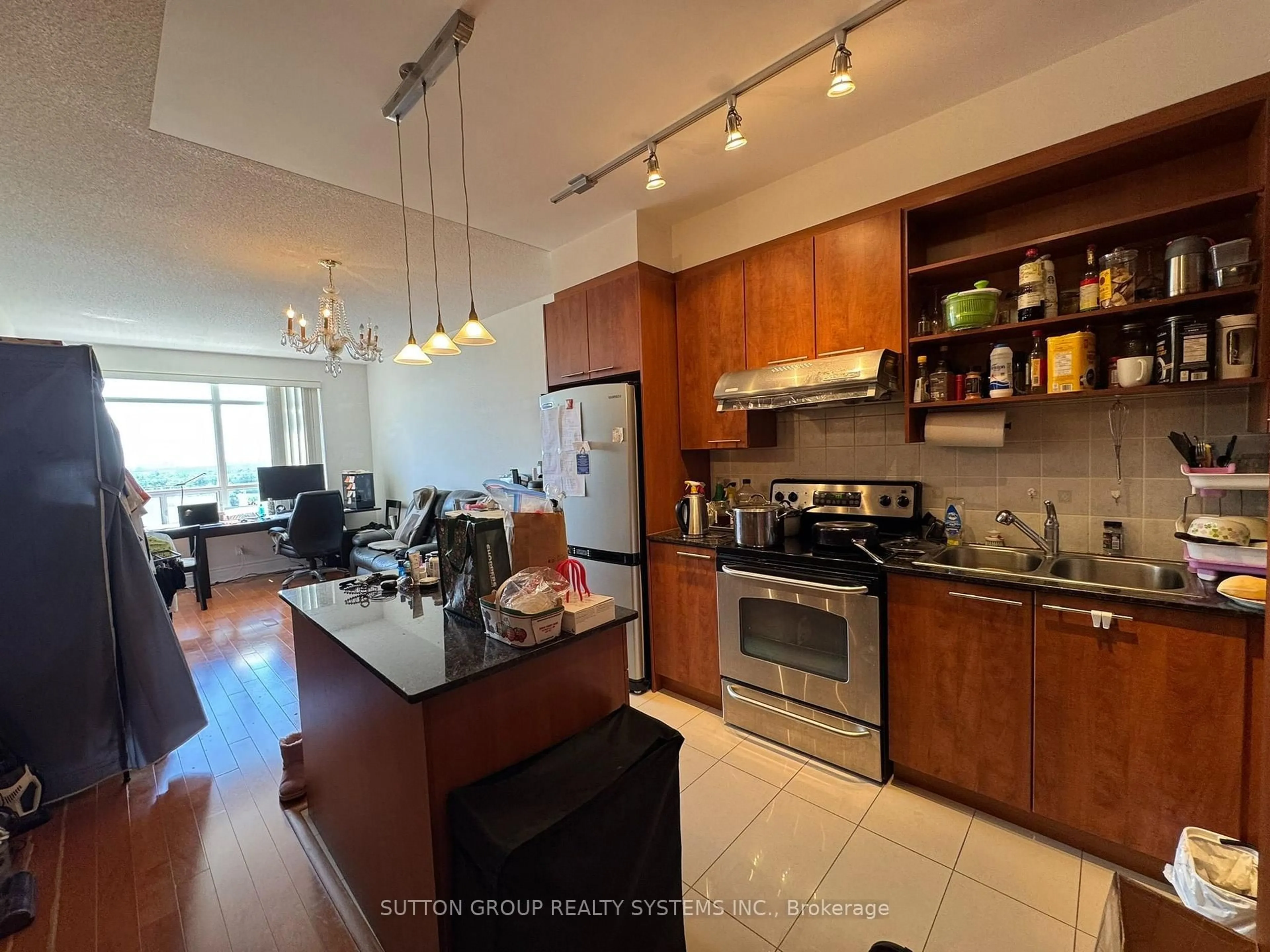 Open concept kitchen, unknown for 39 Galleria Pkwy #LPH5, Markham Ontario L3T 0A6