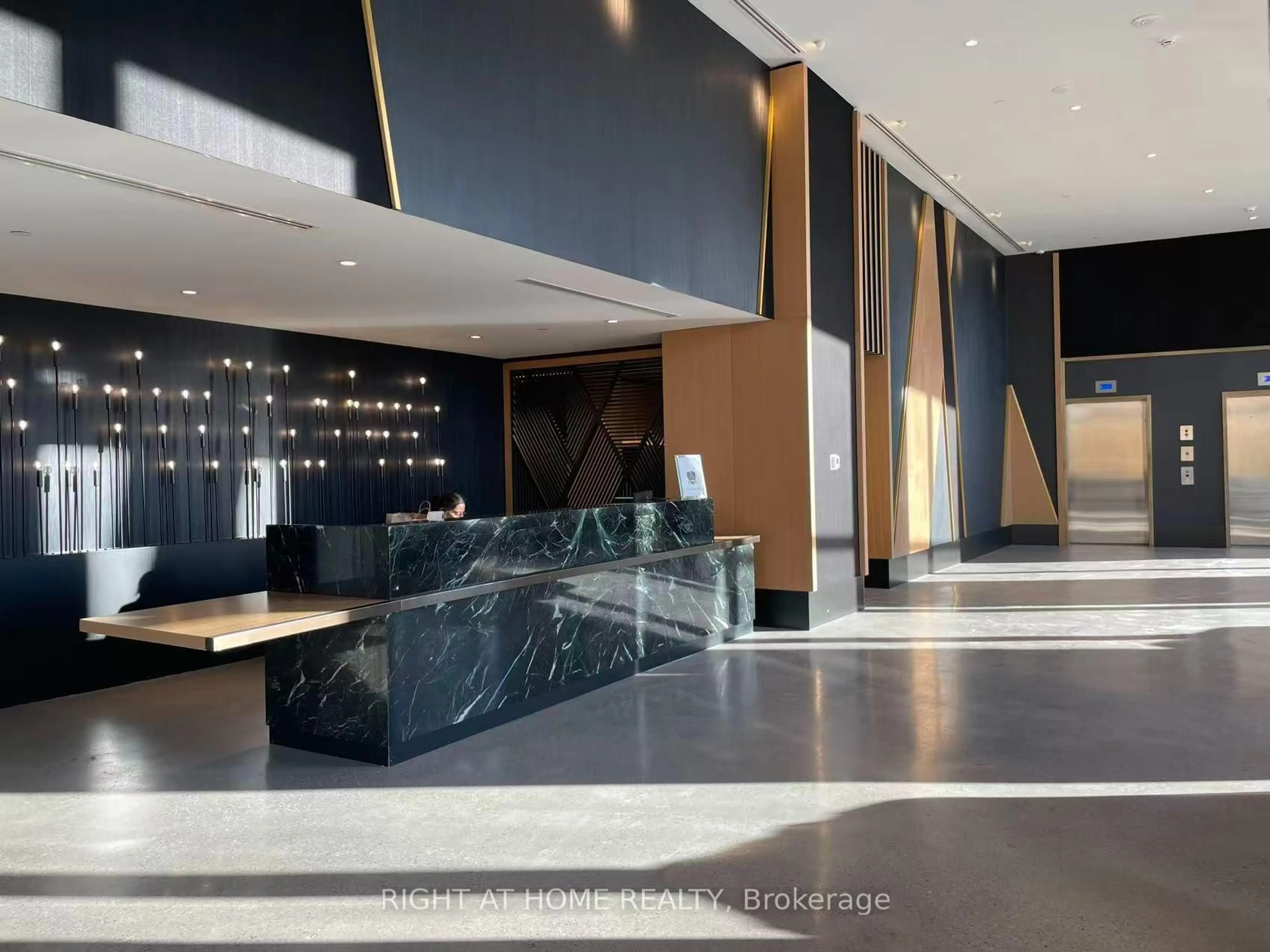 Lobby for 2920 HIGHWAY 7 #1606, Vaughan Ontario L4K 0P4