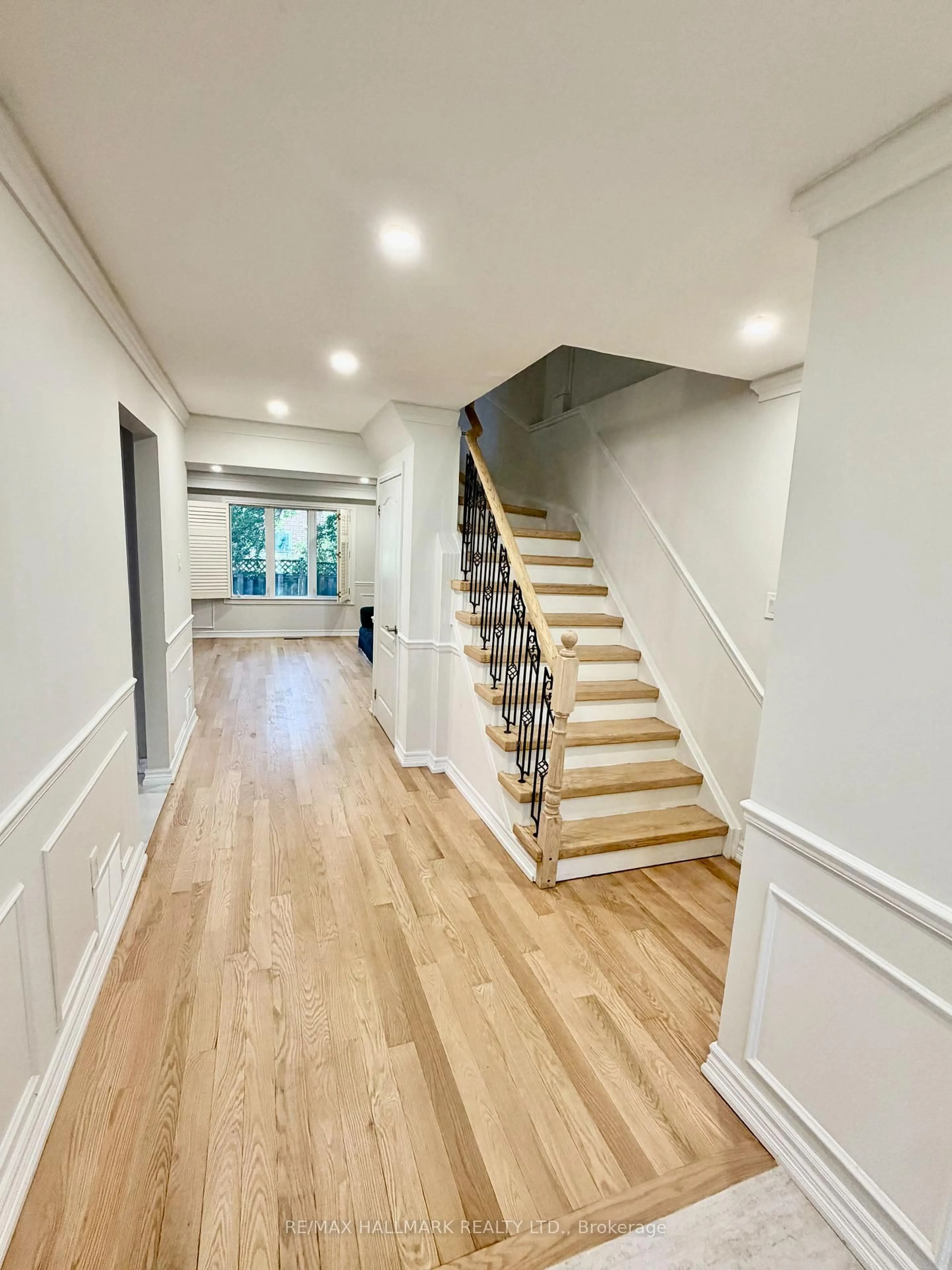 Unknown for 27 Pugsley Ave, Richmond Hill Ontario L4C 8V2