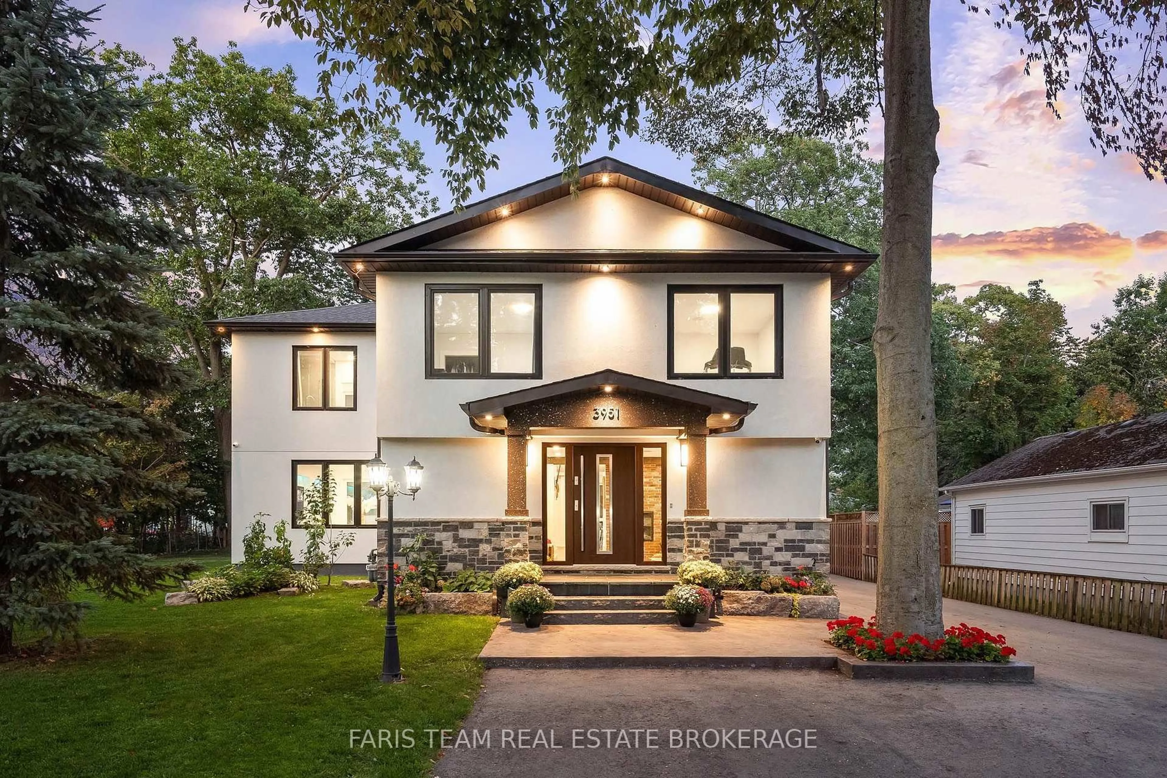 Home with brick exterior material, street for 3951 Alberta Ave, Innisfil Ontario L9S 2M1