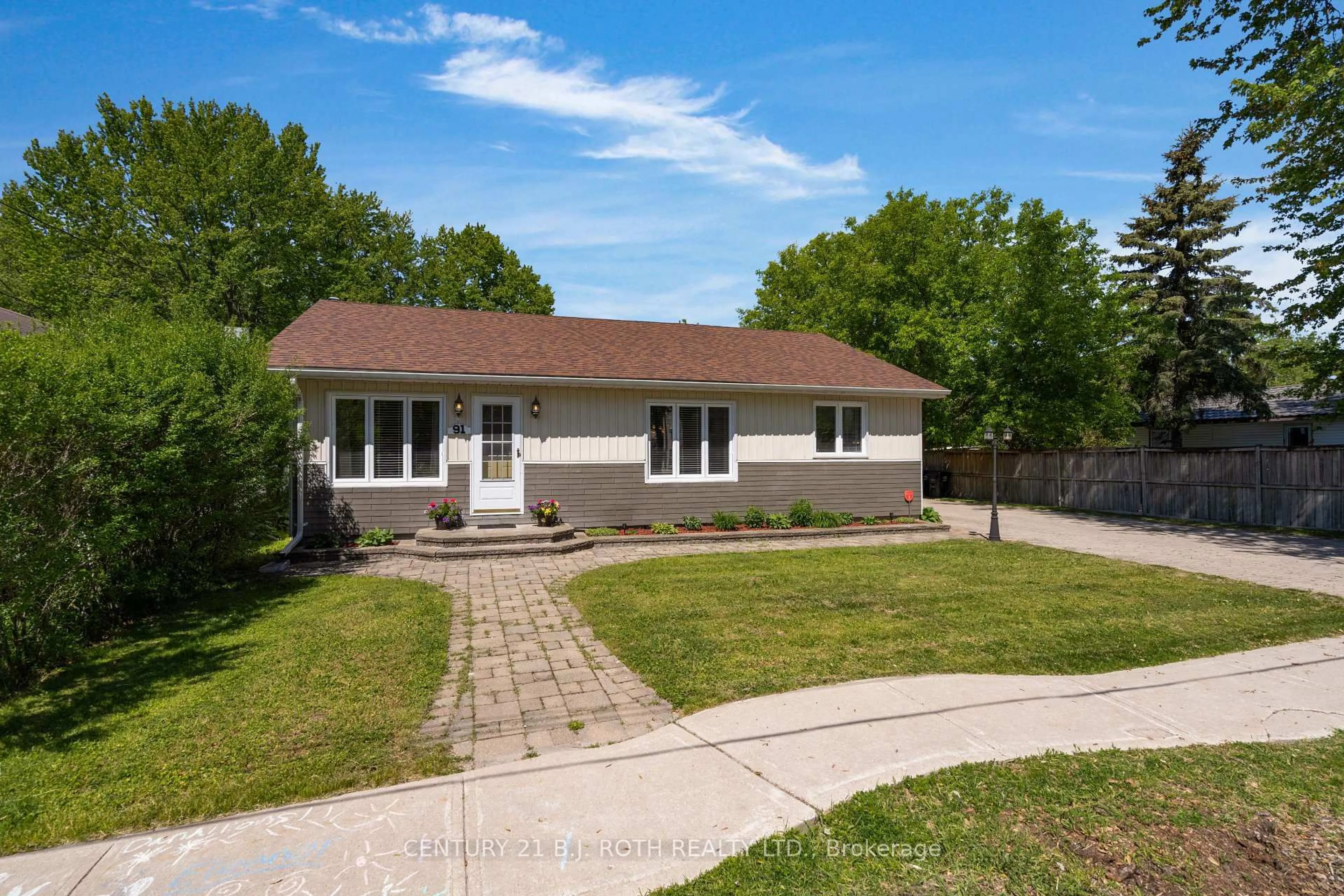 A pic from outside/outdoor area/front of a property/back of a property/a pic from drone, street for 91 Elm St, Essa Ontario L0M 1B0