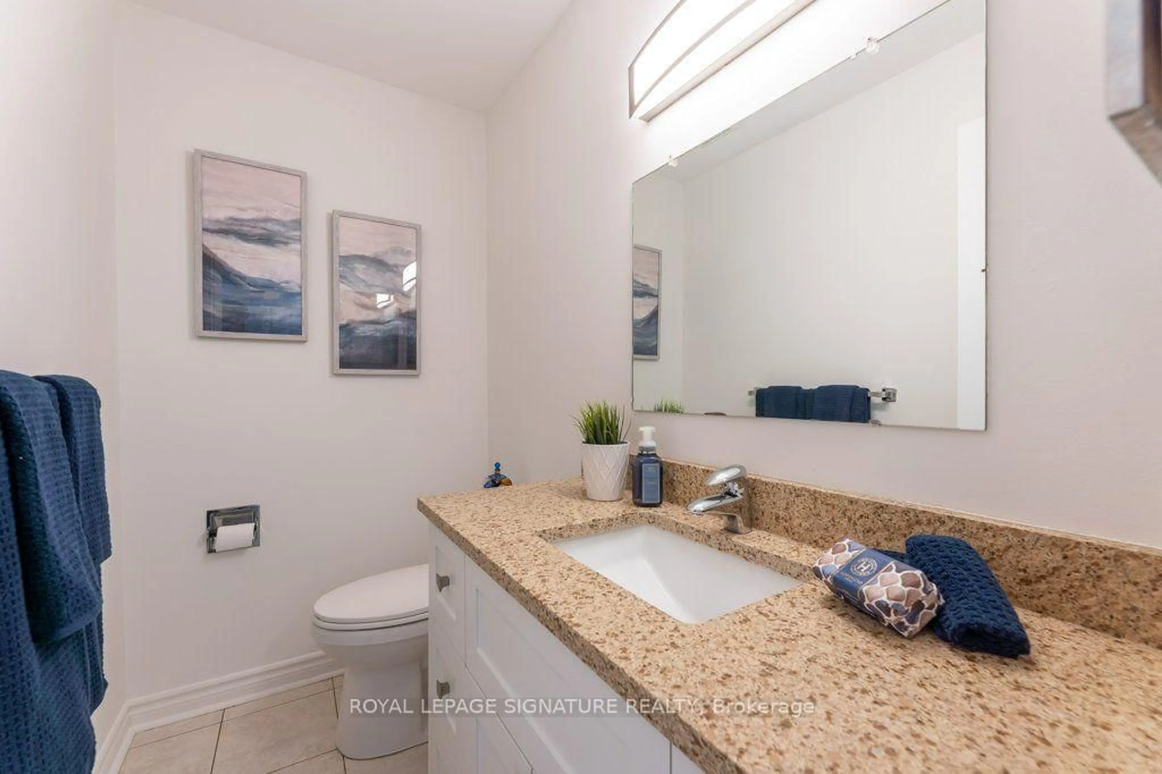Standard bathroom, ceramic/tile floor for 25 Stiver Crt, Markham Ontario L3R 2R1